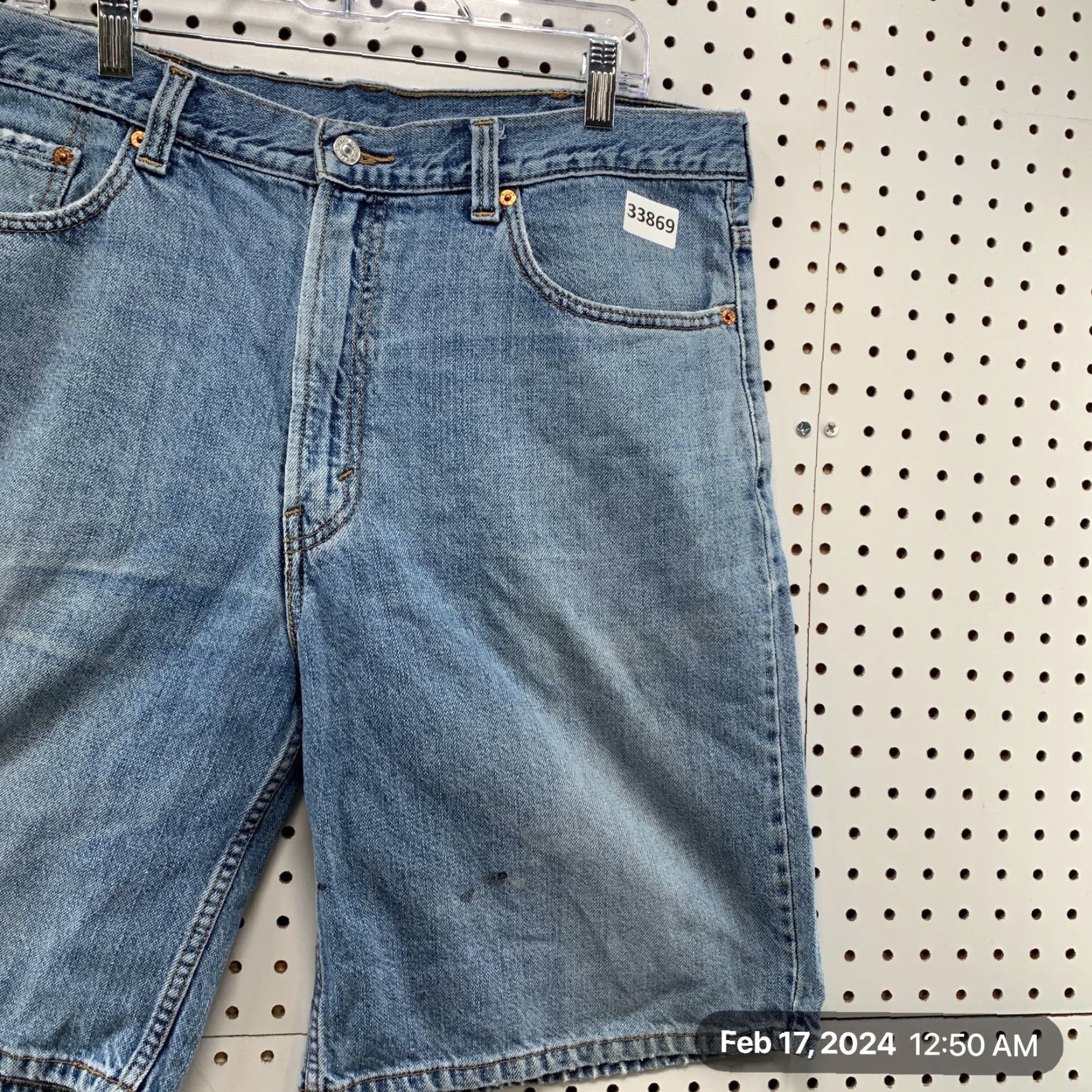 Levi's VINTAGE Levi's 505 Denim Shorts Men 38x10 Light Wash Bermuda Distressed Relaxed Fit Size US 38 / EU 54 - 4 Thumbnail