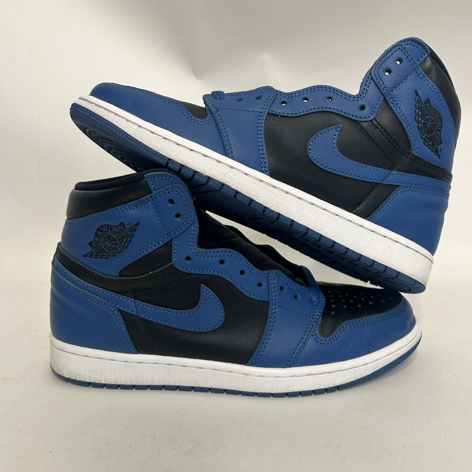 Nike Nike Air Jordan 1 Retro High OG “Dark Marina Blue” Size US 10 / EU 43 - 1 Thumbnail