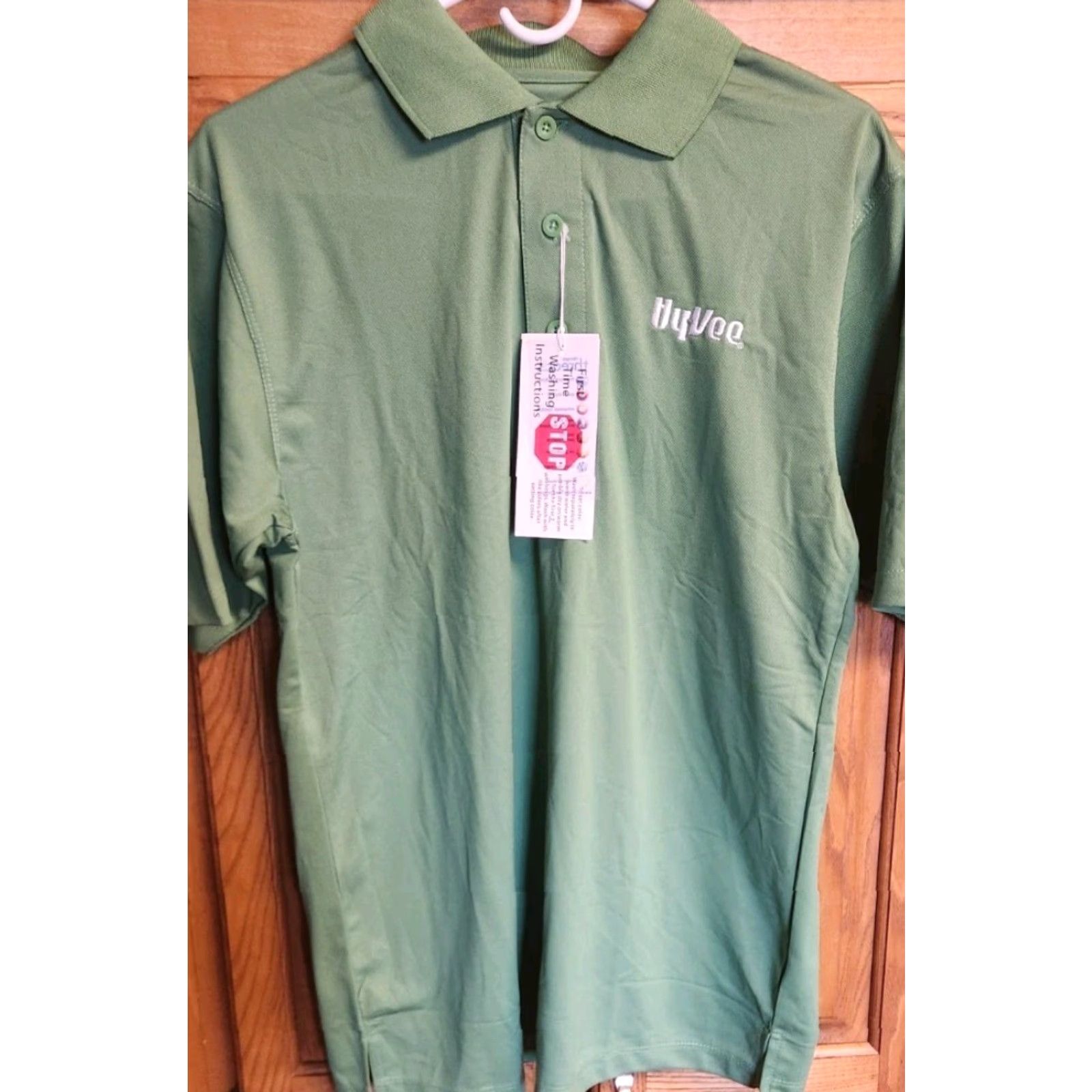 Vintage UKROPS Hyvee Polo Shirt Men’s S Small Employee Uniform Short Sleeve NWT Green Polyester Microfiber Logo Modern Classic, 90s, Work, Pride? Size US S / EU 44-46 / 1 - 3 Thumbnail