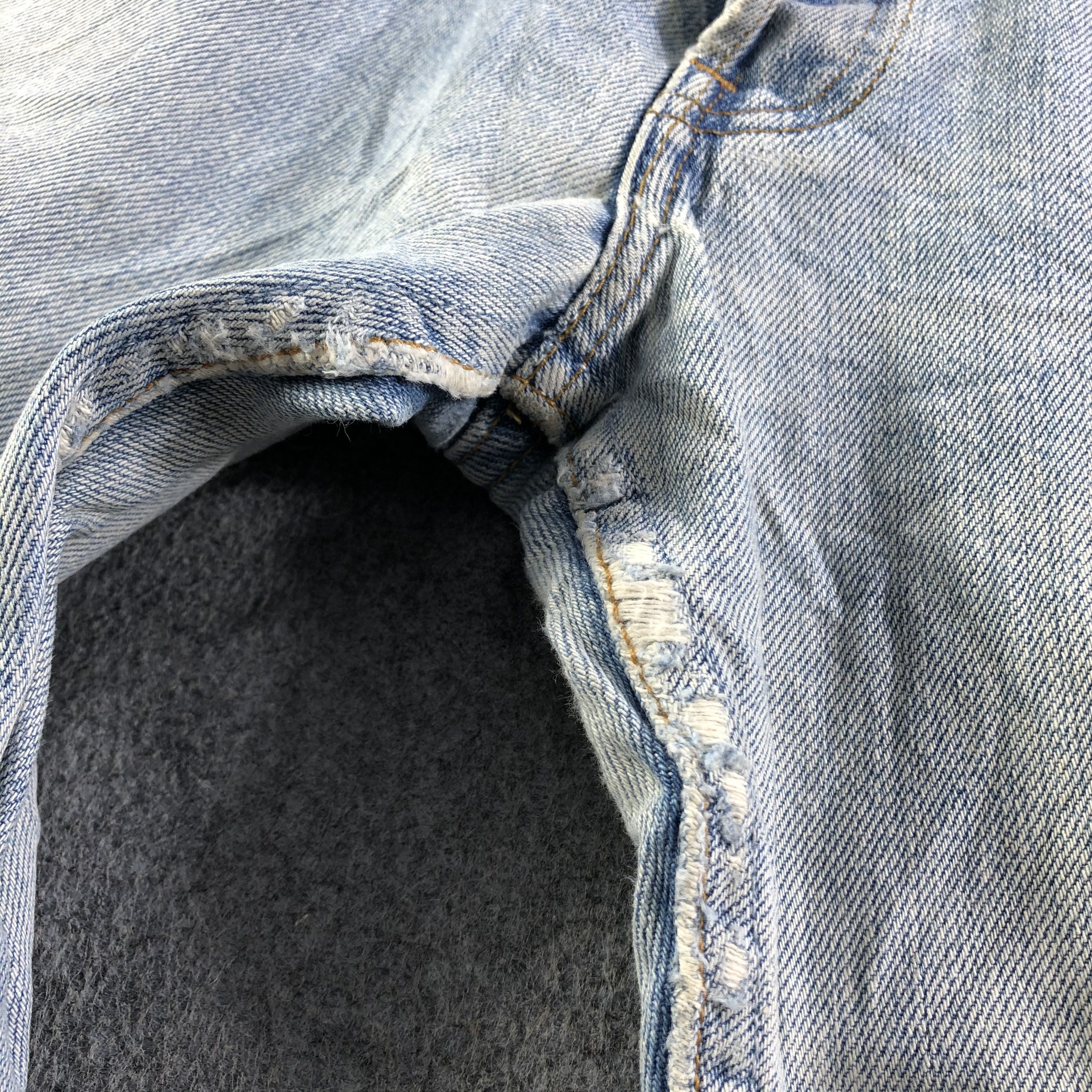 Levi's Vintage 90s Light Wash Levis 501 Jeans-J3803 Size US 30 / EU 46 - 7 Thumbnail