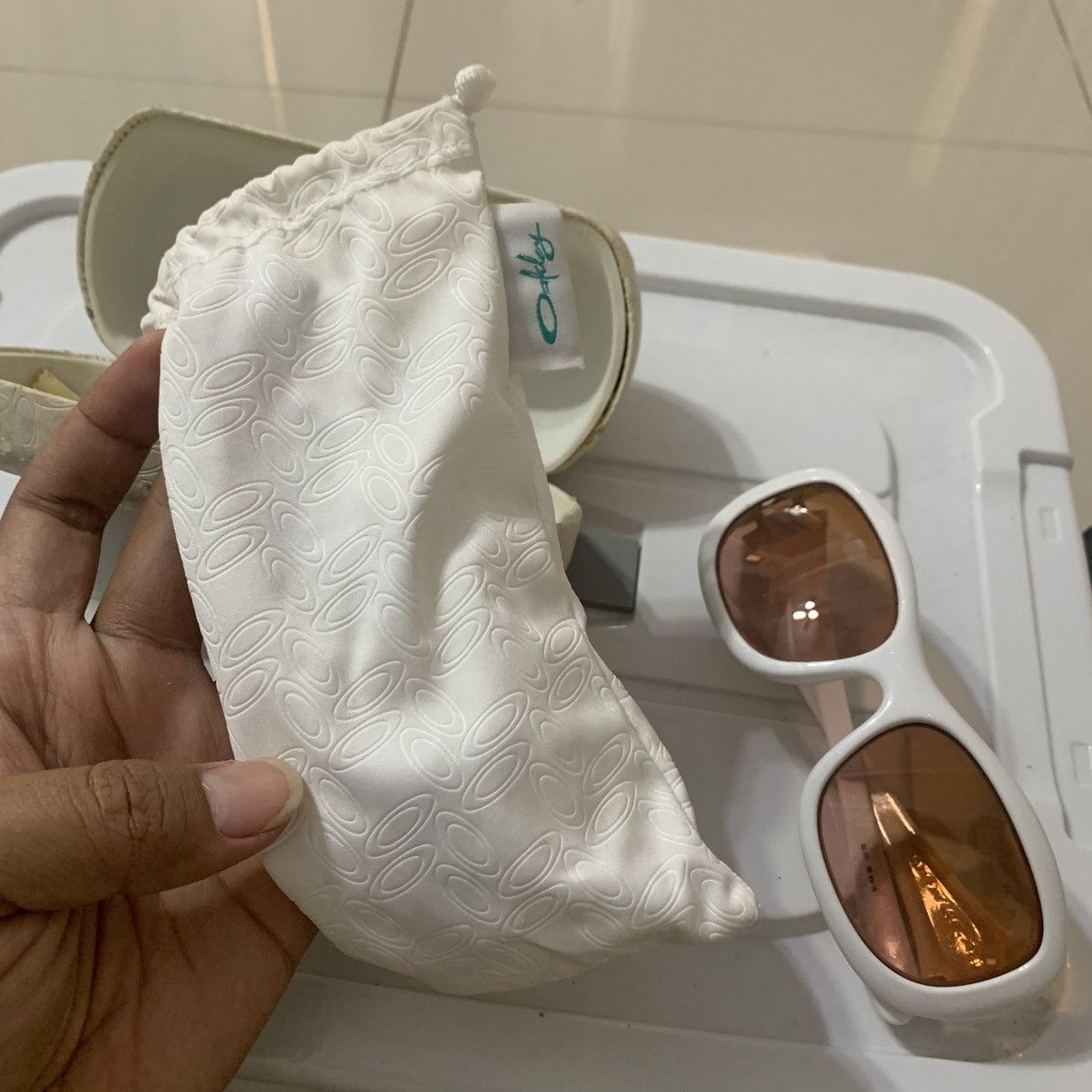 Oakley Rare Oakley Eternal White Pearl Sunglasses Size ONE SIZE - 12 Thumbnail
