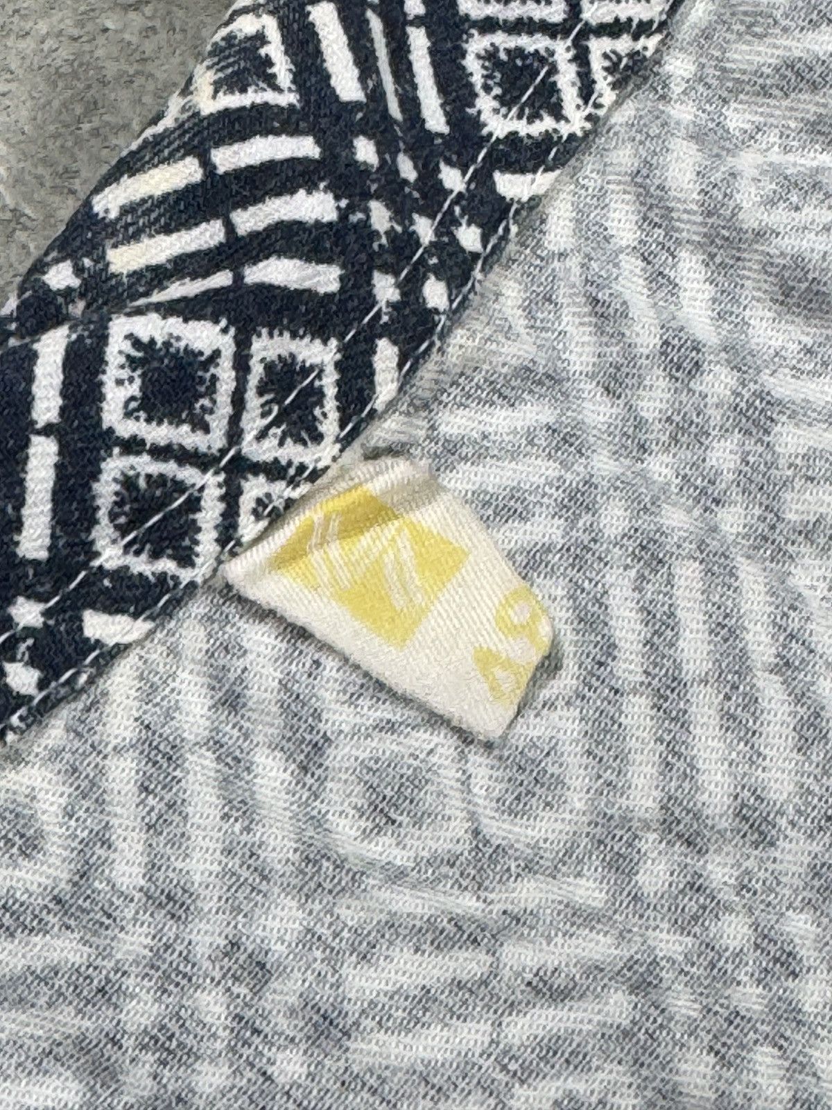 ᶠᵃⁿᶜʸᵍᵘʸBOXY Trashed Shirt Vintage Cropped Button Up 90s 80