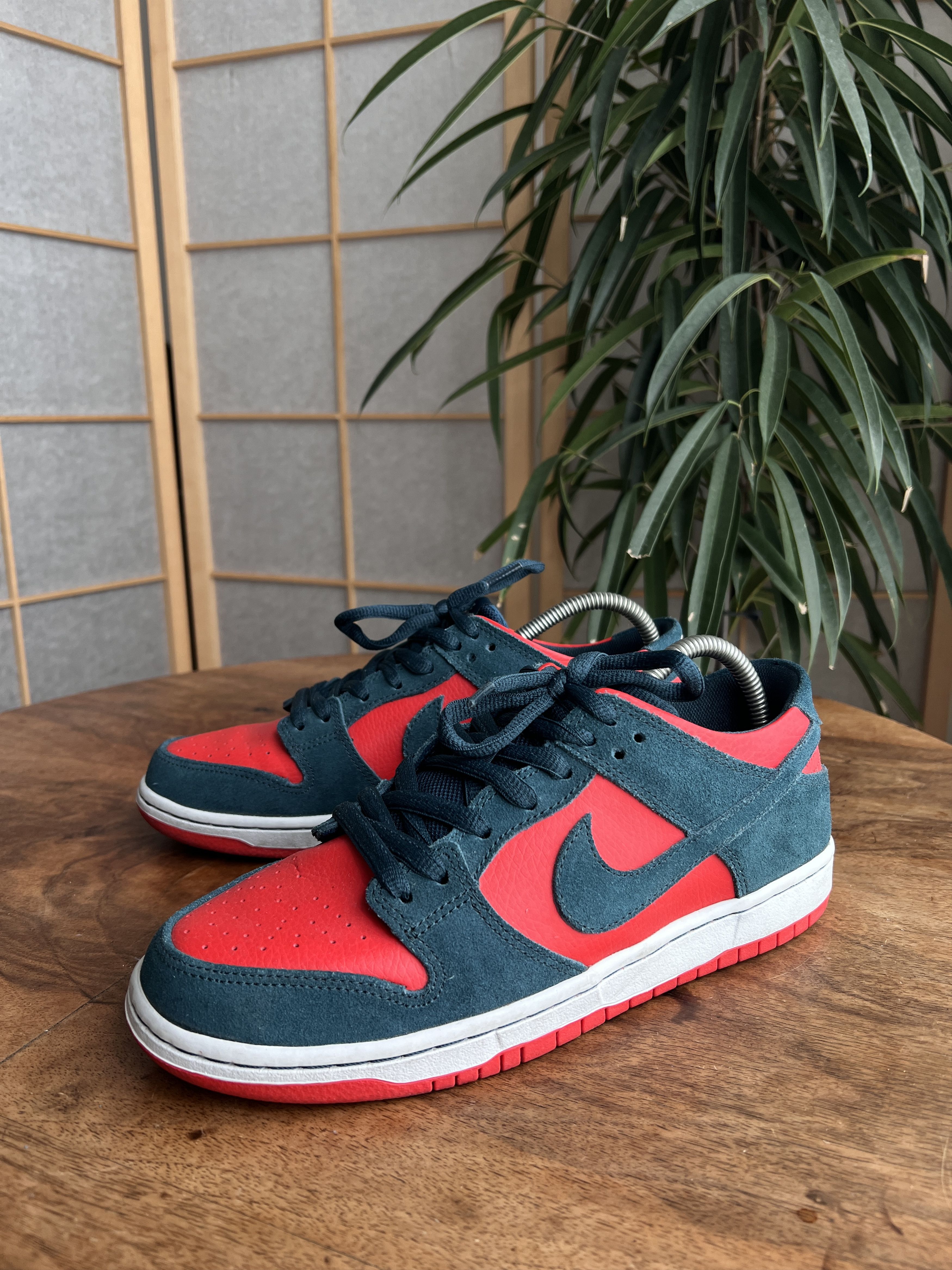 Nike SB Rare! Nike SB Zoom Dunk Low Reverse Shark sneakers shoes Size US 9 / EU 42 - 11 Thumbnail