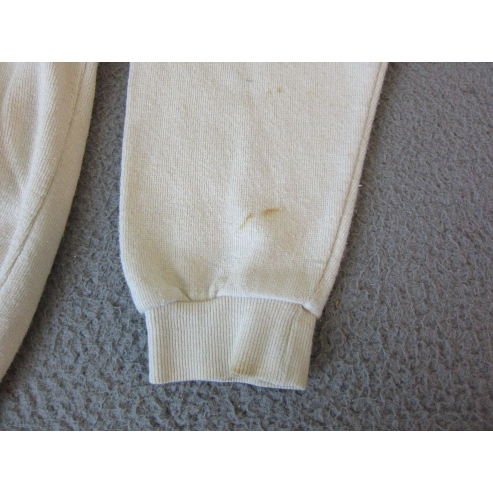 Vintage VINTAGE Crazy Shirts Sweatshirt Mens S Ivory Cotton Fleece Logo 90s Pullover Regular fit US Made Size US S / EU 44-46 / 1 - 7 Thumbnail