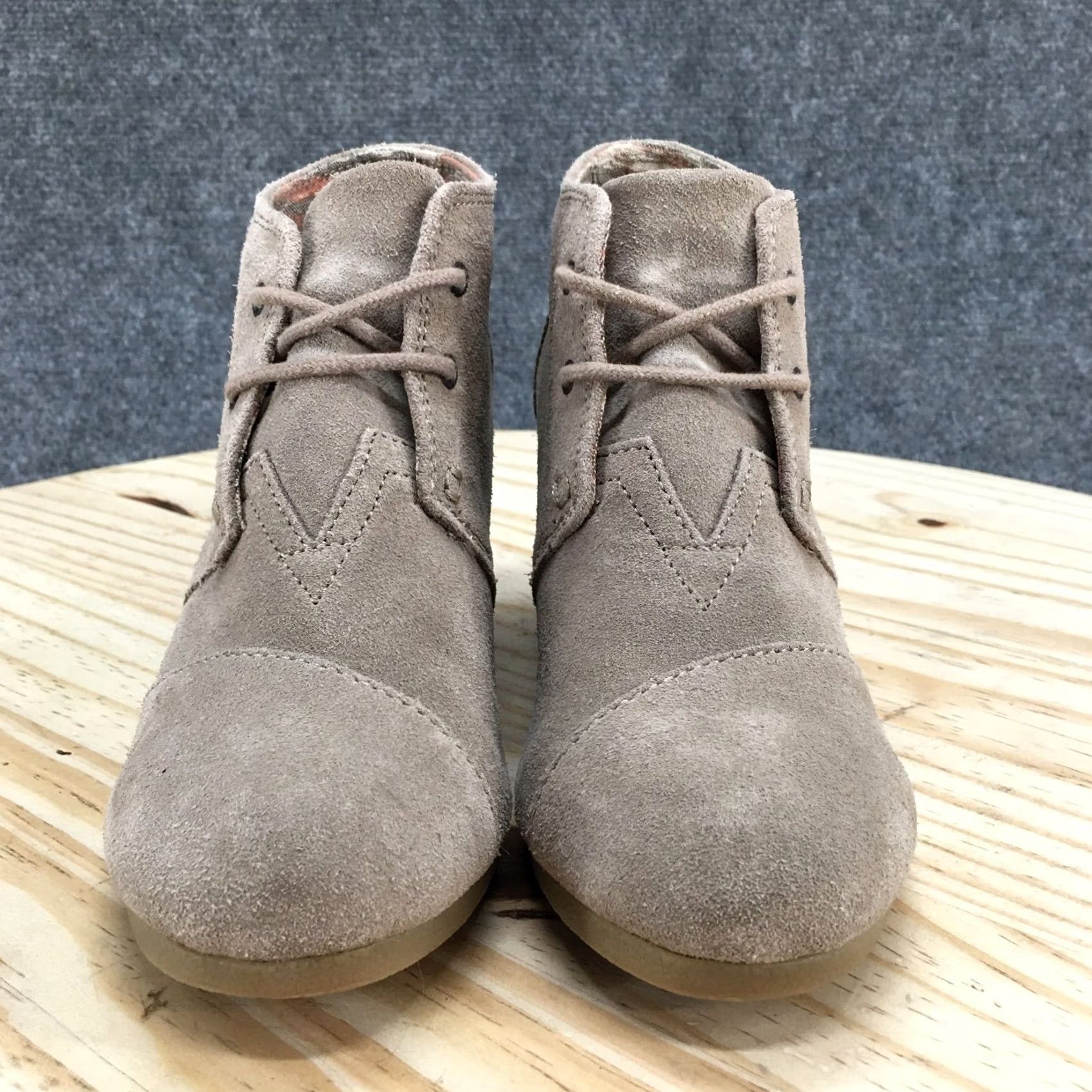 Toms TOMS Boots Women Ankle Bootie Gray Suede Lace Up Wedge Heels Casual Boot Size US 6 / IT 36 - 7 Thumbnail