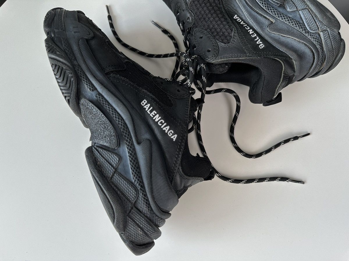 Balenciaga BALENCIAGA Triple S Women’s Sneakers Black EU 37 US 7 Shoes Size US 7 / IT 37 - 16 Thumbnail