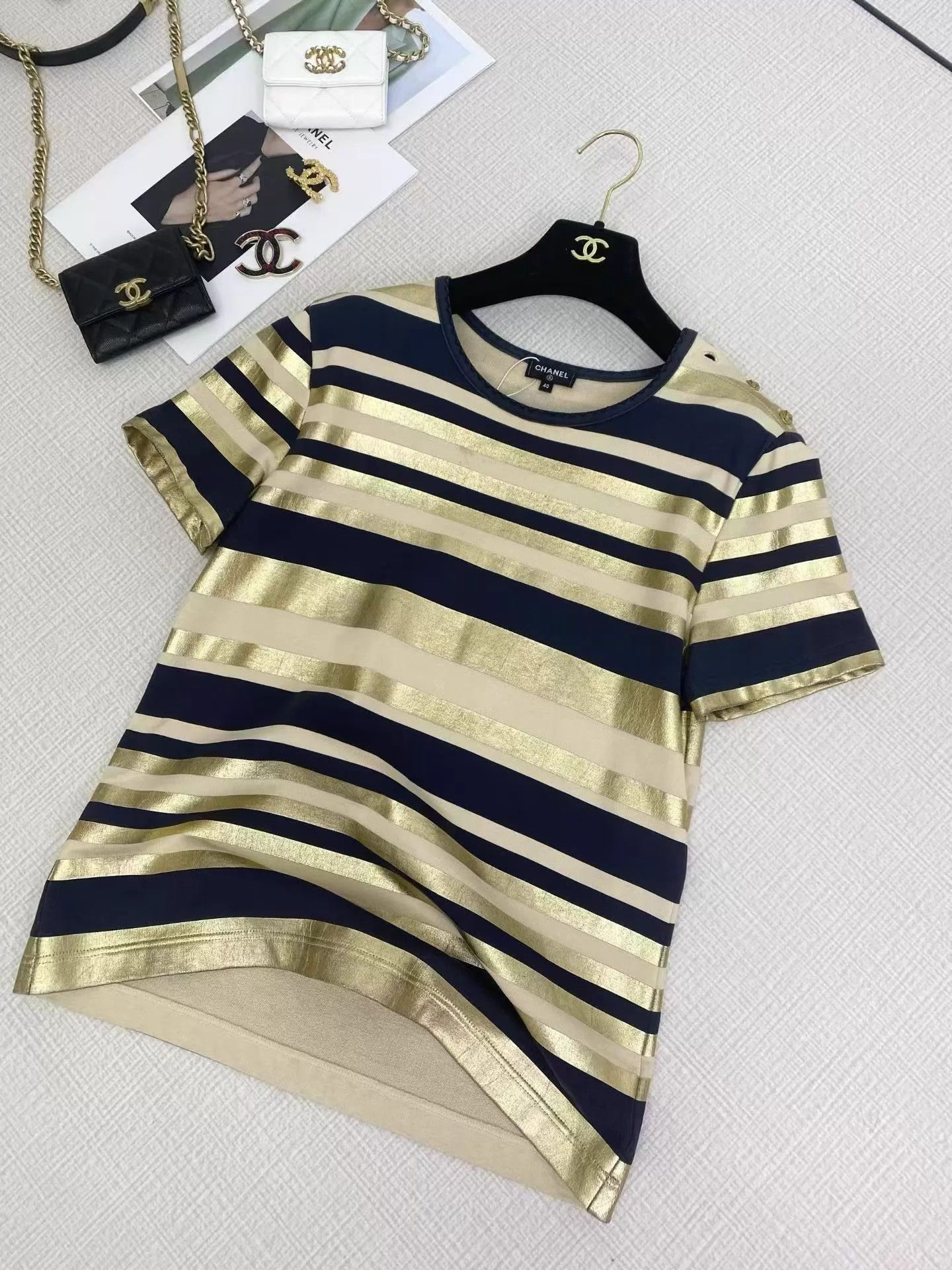 Chanel Chanel Egypt Li Xiaoran 40 top Size M / US 6-8 / IT 42-44 - 2 Thumbnail