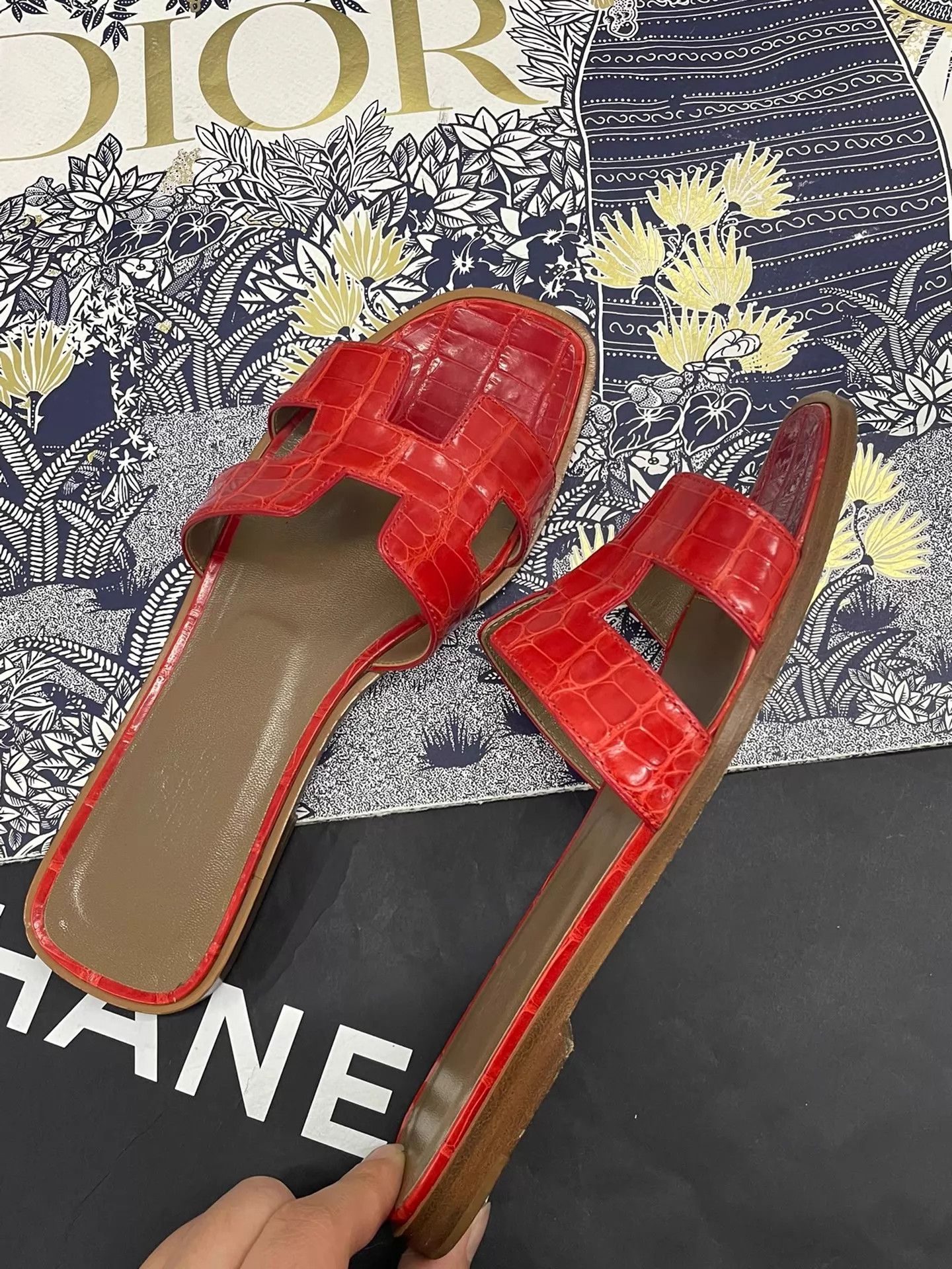 Hermes Hermes Red Crocodile H Slippers 36.5 Size US 6 / IT 36 - 5 Thumbnail