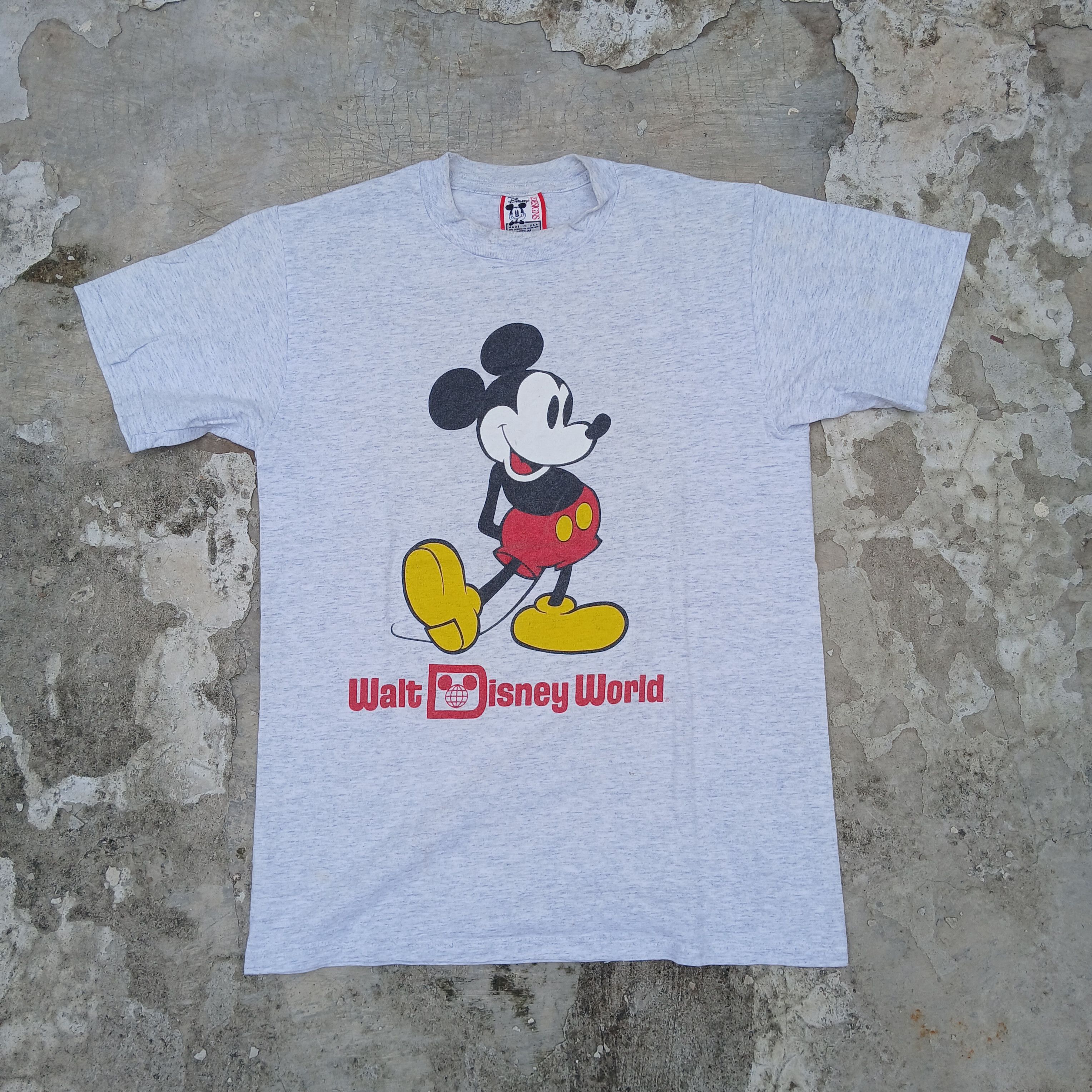 Vintage mickey disneyland basic pose