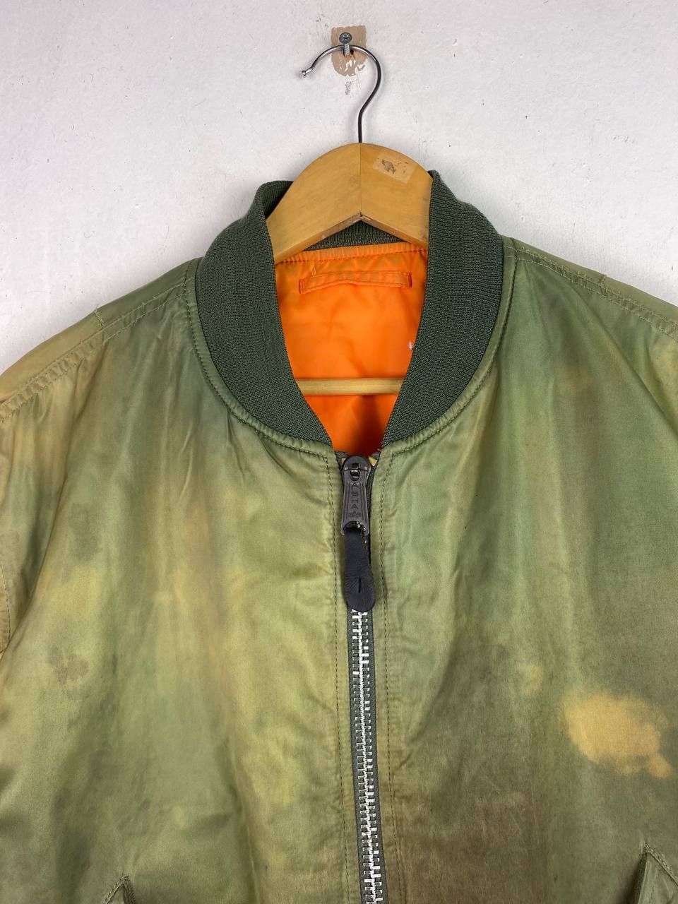 Alpha Industries alpha industries thrashed bomber jacket Size US L / EU 52-54 / 3 - 3 Thumbnail