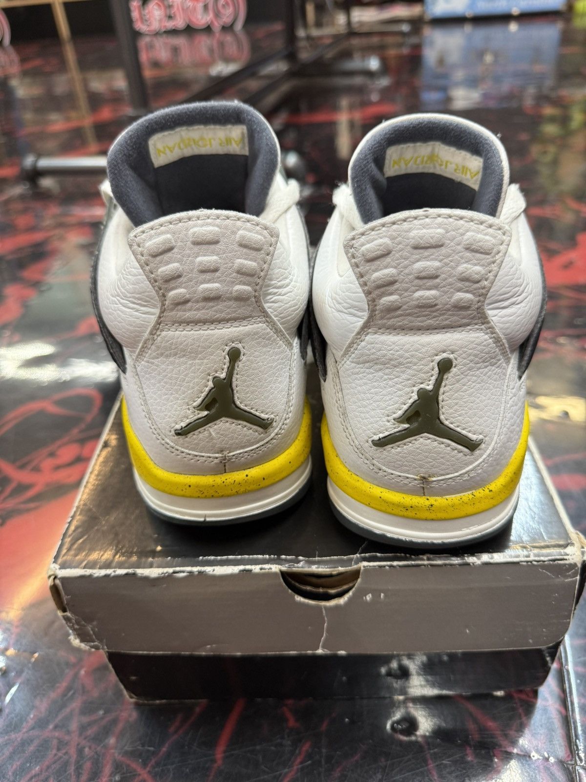 Jordan Brand 2006 Tour Yellow 4s Size US 11 / EU 44 - 3 Thumbnail
