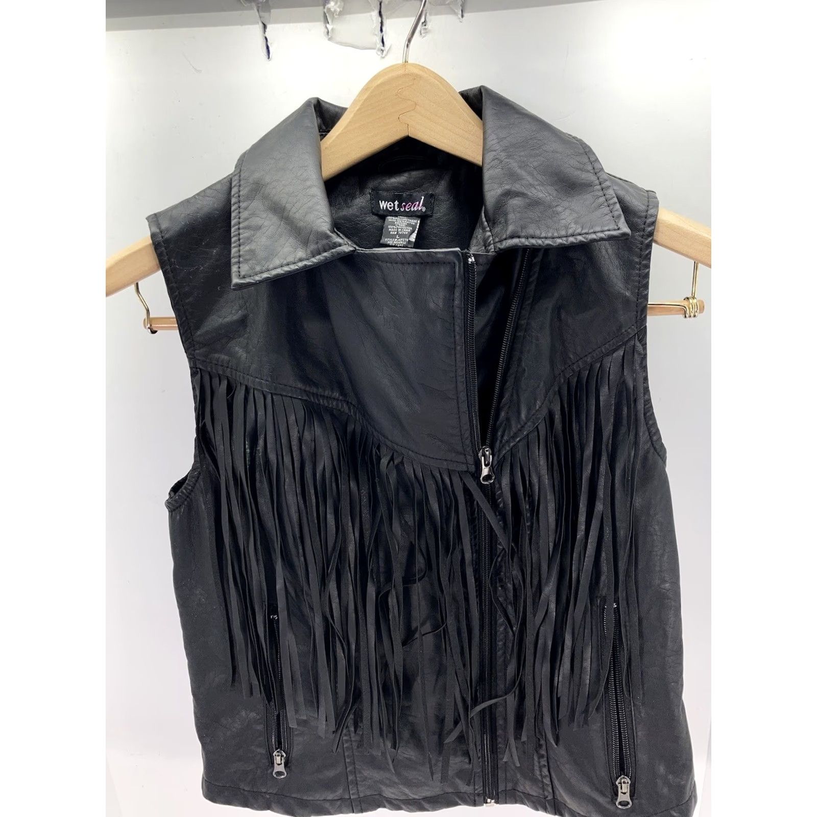 Vintage VINTAGE Wet-seal Vest Women L Black Full Zip Fringe Sleeveless Motorcycle Jacket Style Women's Leather Faux Leather Vest Black Fringe Full Zip L Women Size L / US 10 / IT 46 - 2 Thumbnail