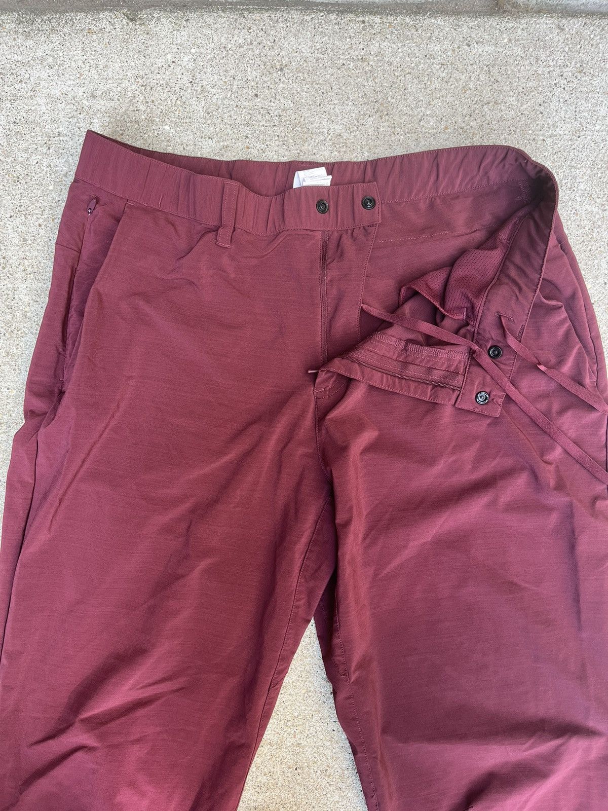 Fabletics Fabletics Maroon Workout Pants Size US 32 / EU 48 - 2 Thumbnail