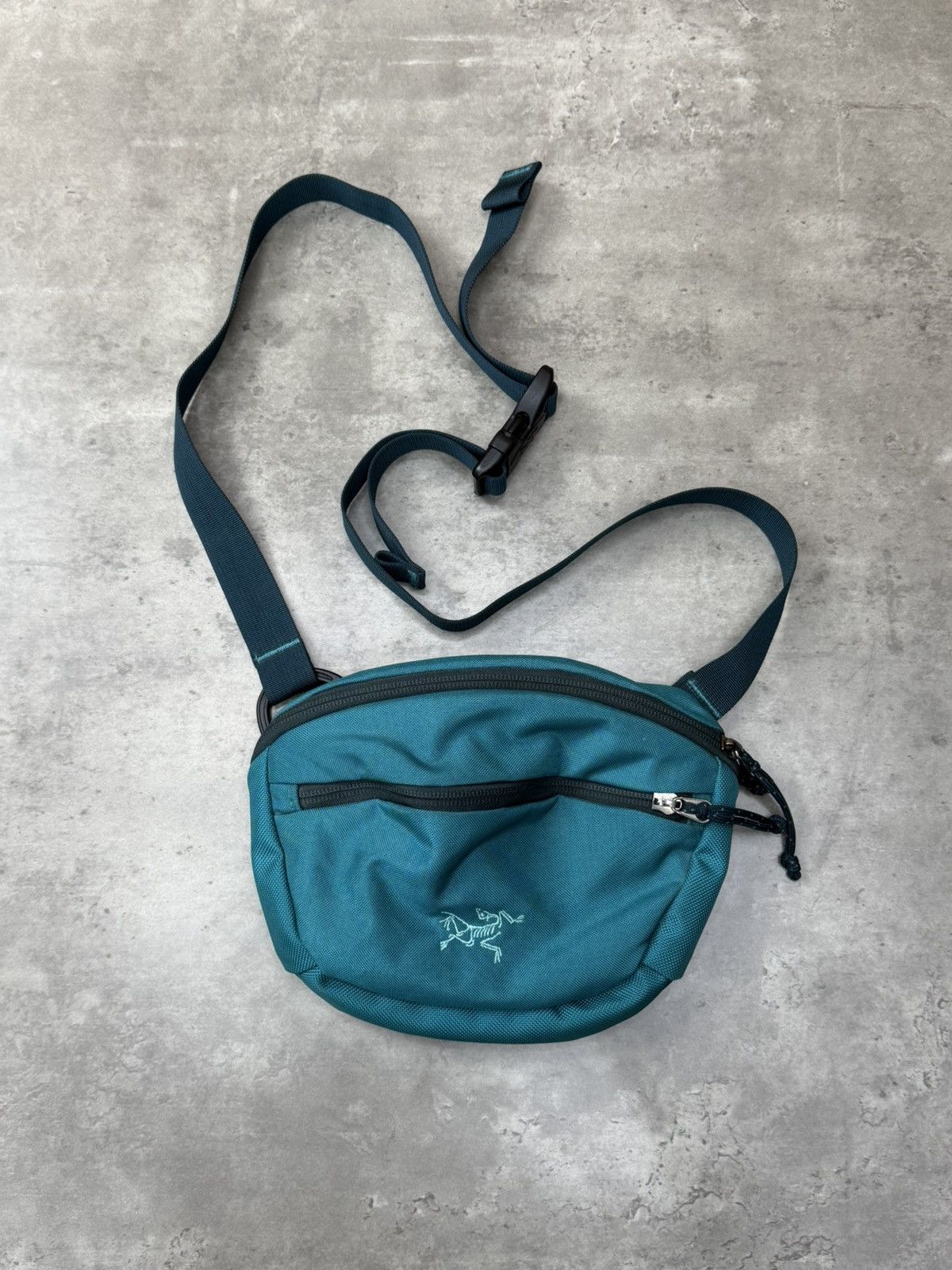 Arc'teryx Arc'teryx Foley Pouch ((ReCUT)) | Grailed