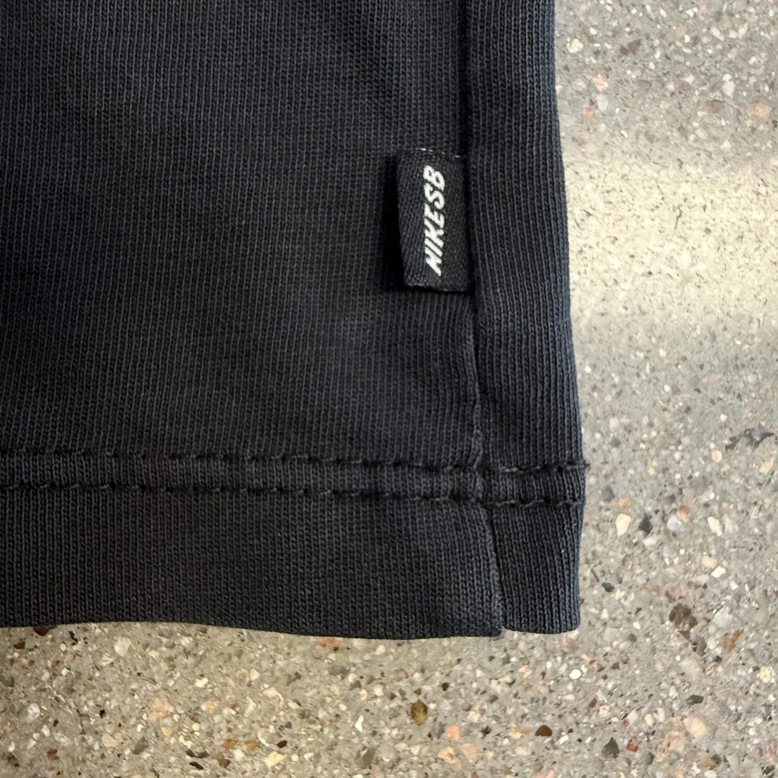 Nike SB Nike SB Shirt Mens M Black Long Sleeve Dri-FIT Skateboarding Size US M / EU 48-50 / 2 - 8 Thumbnail