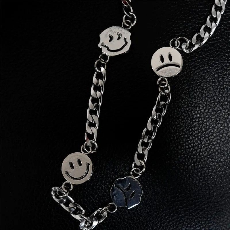 Jewelry Smiley Face Pendant Necklace Chain Size ONE SIZE - 3 Thumbnail