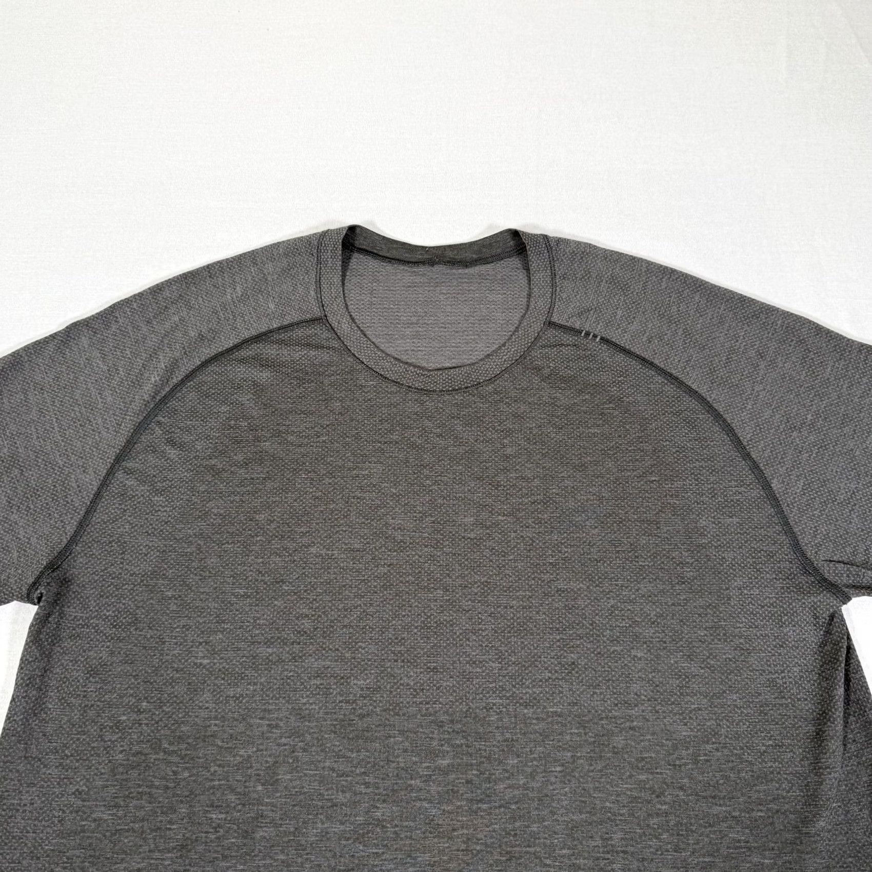 Lululemon Lululemon Shirt Mens Large Gray Metal Vent Tech Seamless Running Tee Performance Size US L / EU 52-54 / 3 - 2 Thumbnail