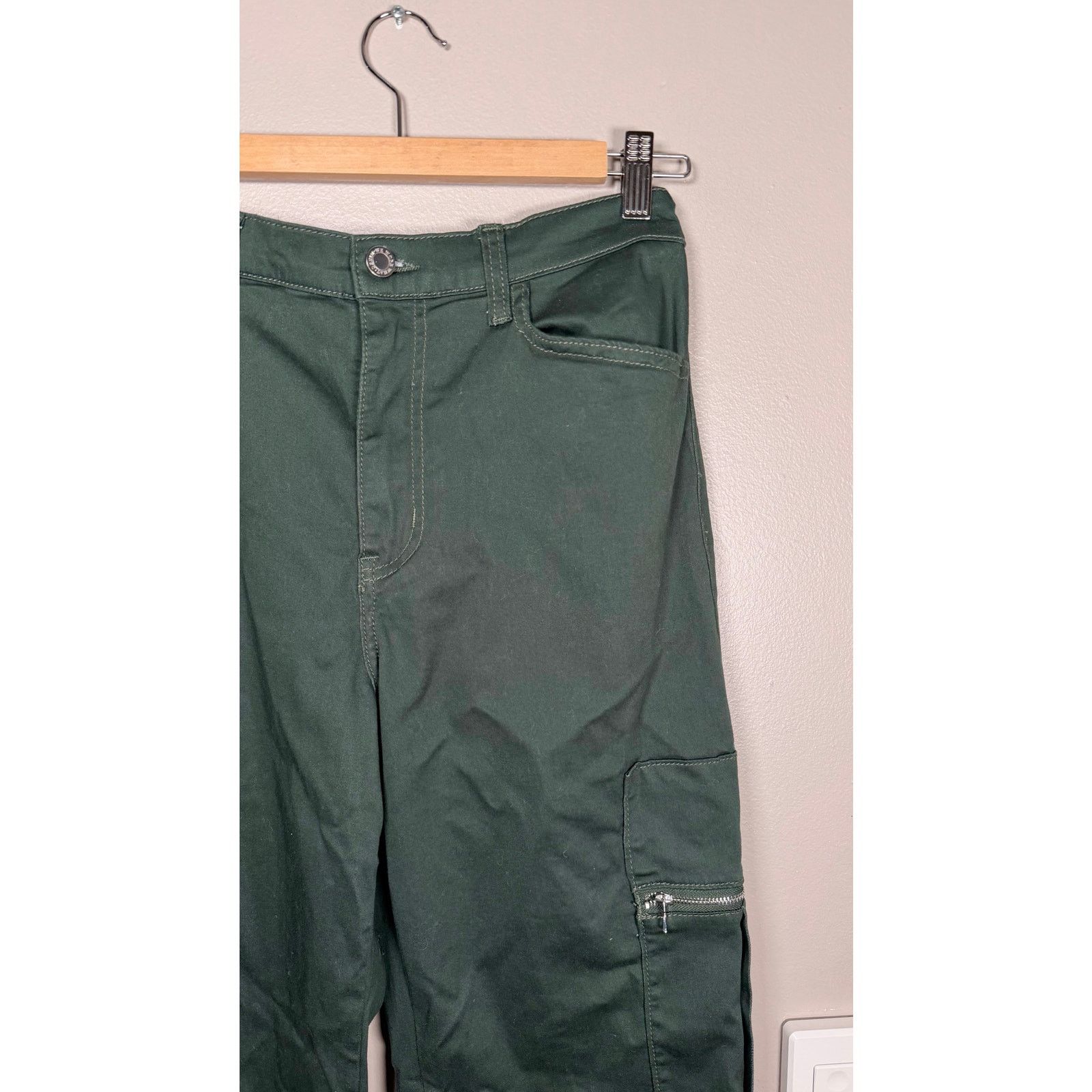 WeWoreWhat NWT WeWoreWhat Utility Straight Pants Emerald Sateen size S Size 28" / US 6 / IT 42 - 8 Thumbnail