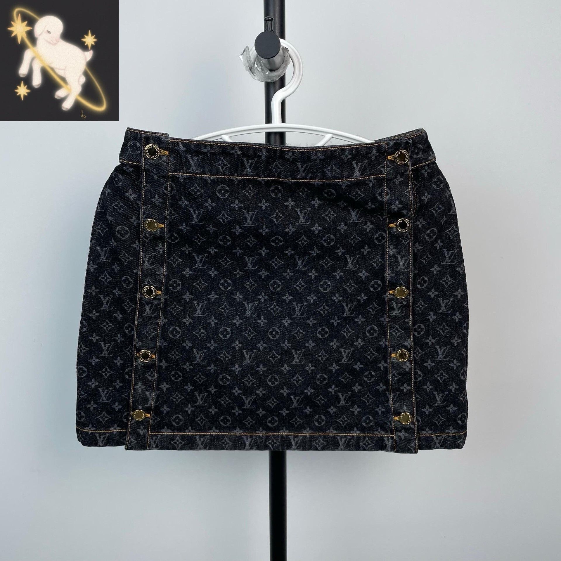 Louis Vuitton Louis Vuitton Gray Skirt 25 Women Size 25" / US 0 / IT 36 - 1 Thumbnail