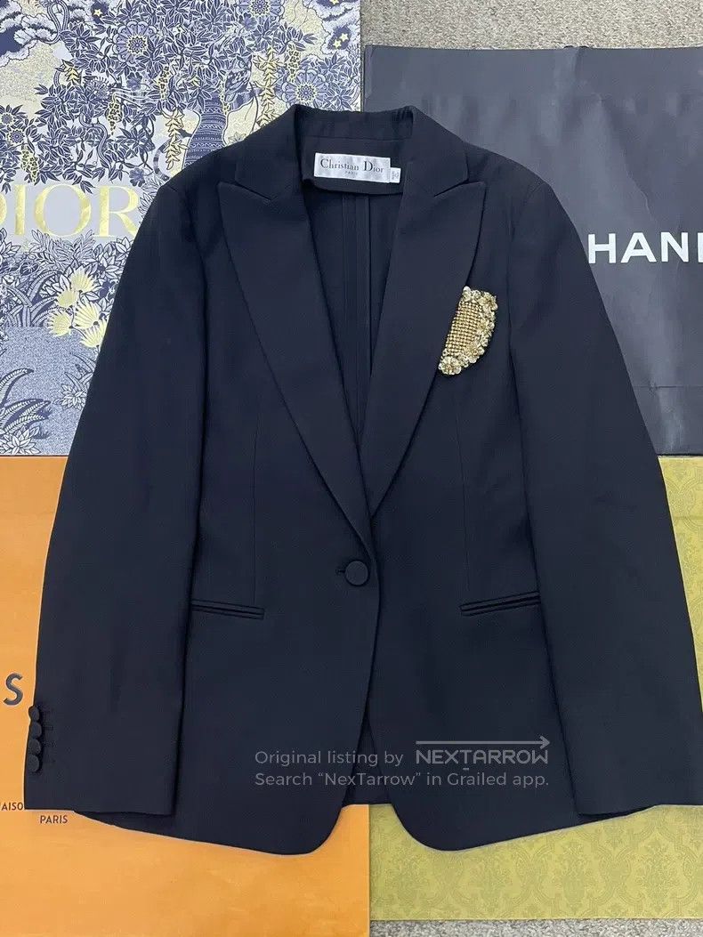Dior Dior Black nail beaded gold shield lapel one-button suit j Size S / US 4 / IT 40 - 1 Thumbnail