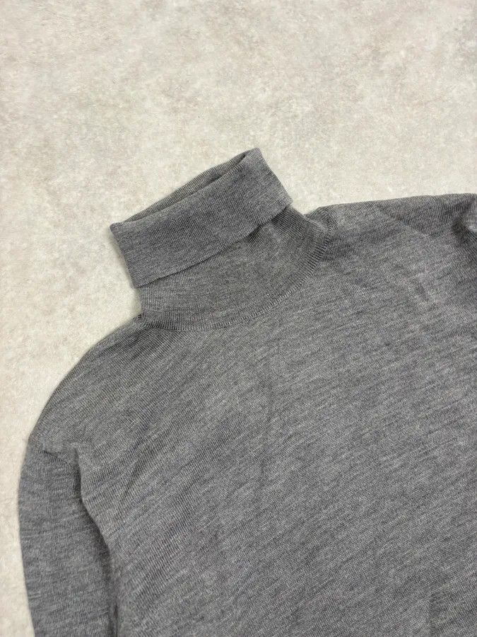 Miu Miu 2000s Miu Miu Grey Classy Wool Minimalist Turtleneck Sweater Size US S / EU 44-46 / 1 - 5 Thumbnail
