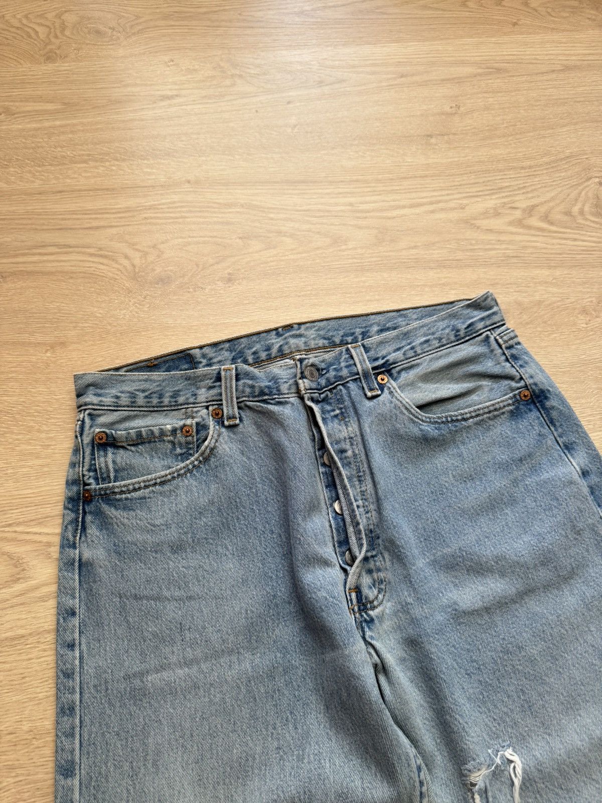 Levi's Vintage 90’s Levi’s Distressed Made In USA Blue Denim Jeans Size US 32 / EU 48 - 3 Thumbnail