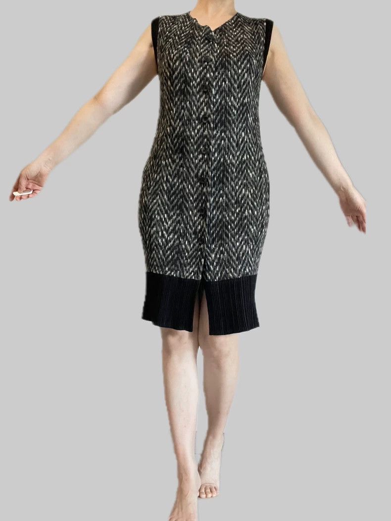 Issey Miyake Issey Miyake A black and grey main line herringbone dress Size M / US 6-8 / IT 42-44 - 2 Thumbnail