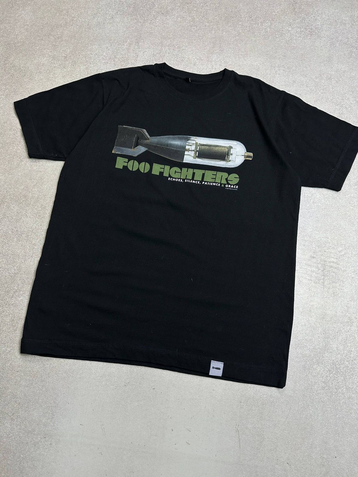 Band Tees Vintage 2007 Foo Fighters European Tour T Shirt Size US L / EU 52-54 / 3 - 2 Thumbnail