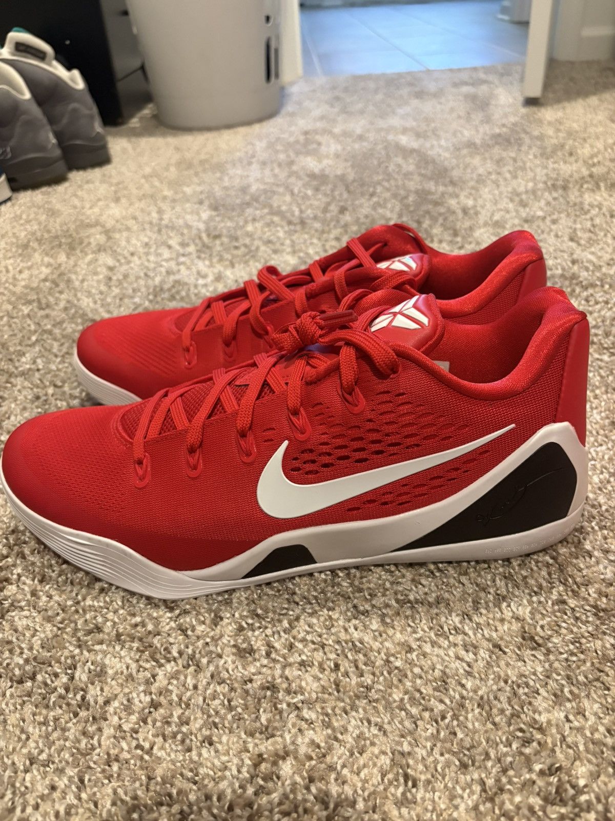 Nike Nike Kobe 9 ‘University red’ Size US 13 / EU 46 - 3 Thumbnail