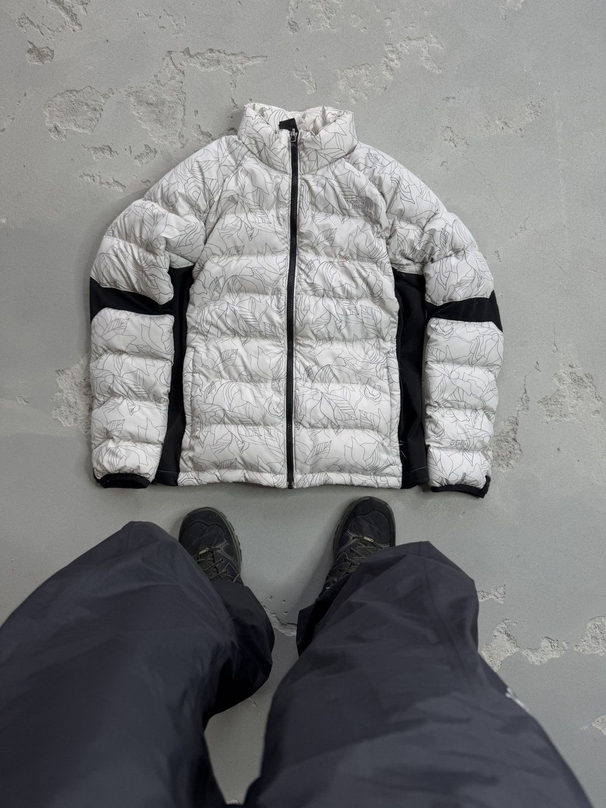 The North Face × Vintage Vintage The North Face Nuptse 550 White Puffer Jacket L Size L / US 10 / IT 46 - 1 Thumbnail