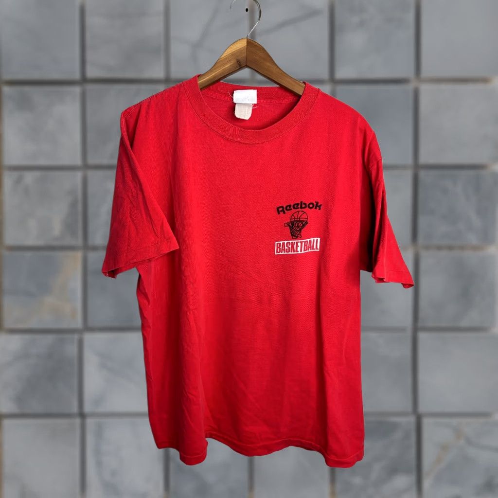 Reebok Vintage Reebok Basketball T-Shirt Mens XL Red 90s 5774 Size US XL / EU 56 / 4 - 1 Thumbnail