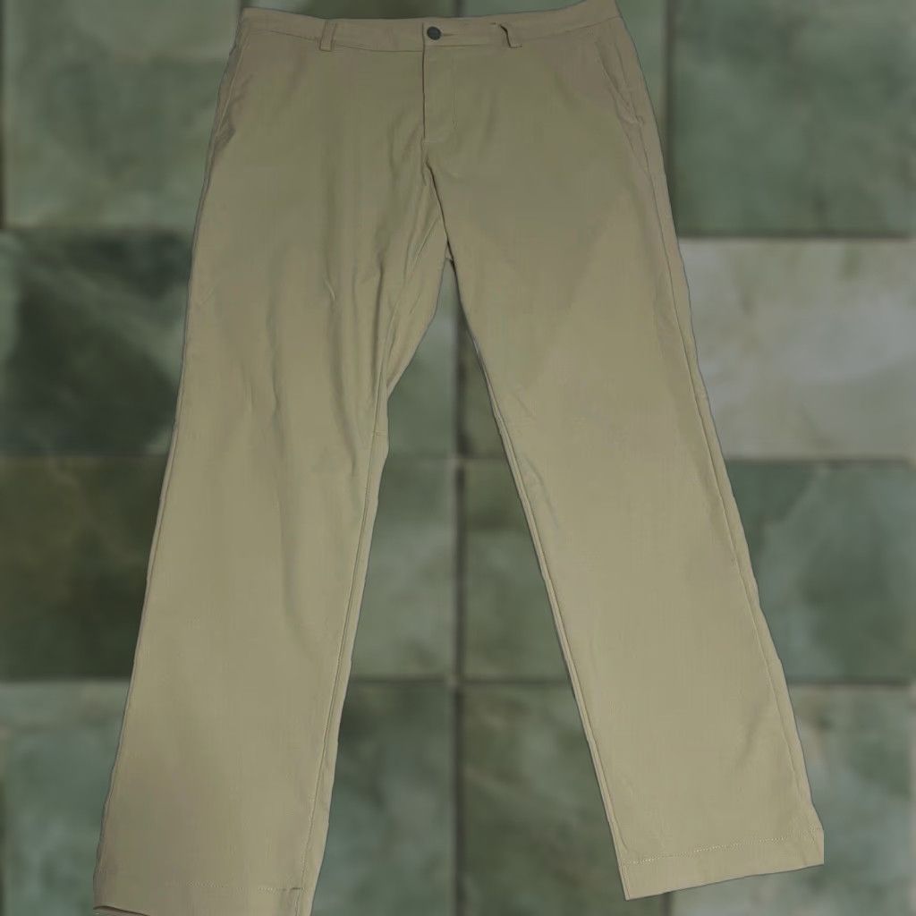 Tommy Bahama Tommy Bahama Pants 38X31 Khaki Tan Performance Chino Athleisure Golf Zip Pocket Shirt? Size US 38 / EU 54 - 1 Thumbnail