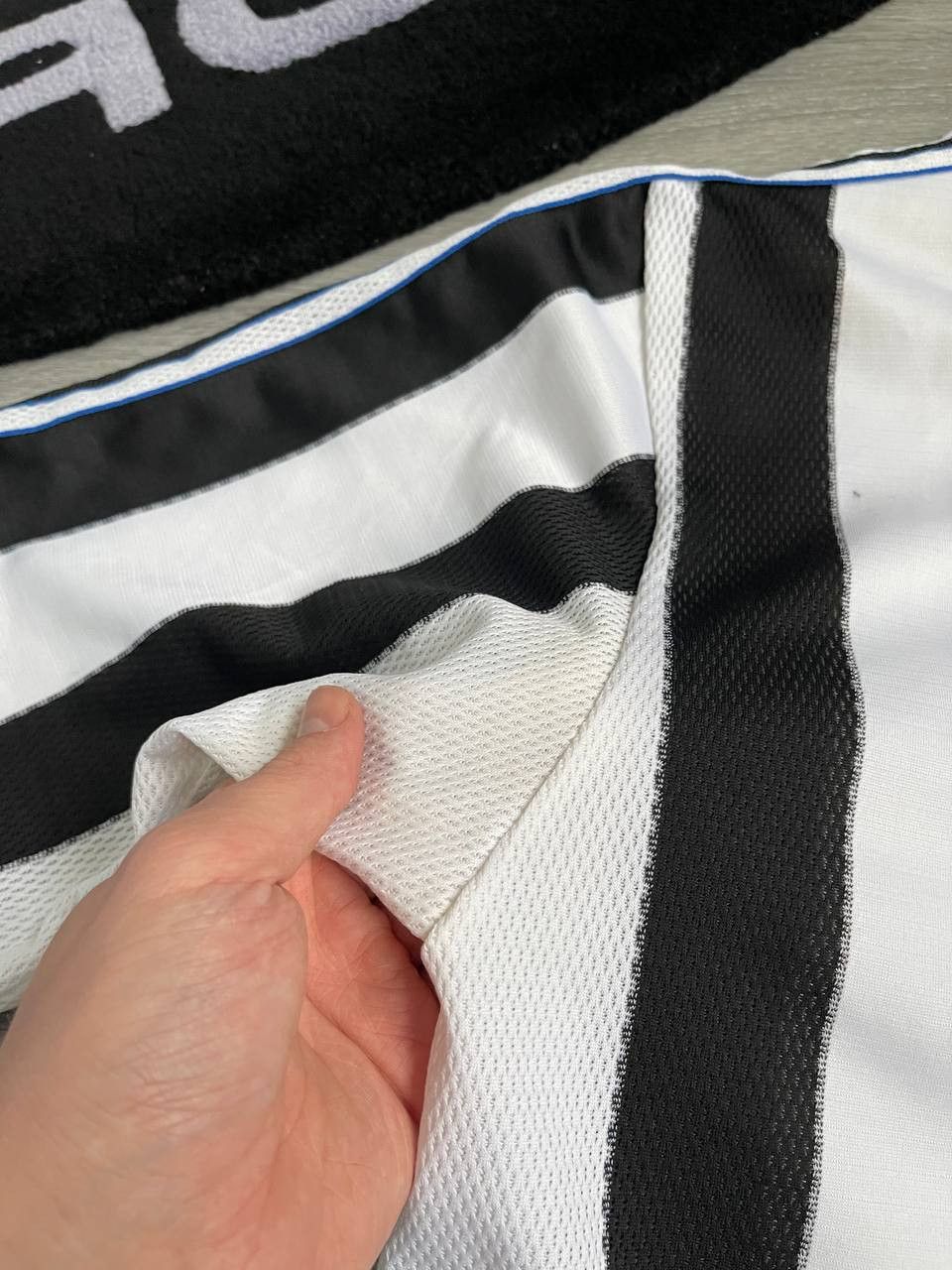 Adidas × Vintage NEWCASTLE UNITED 1999/2000 HOME SHIRT SOCCER JERSEY ADIDAS Size US XL / EU 56 / 4 - 17 Thumbnail