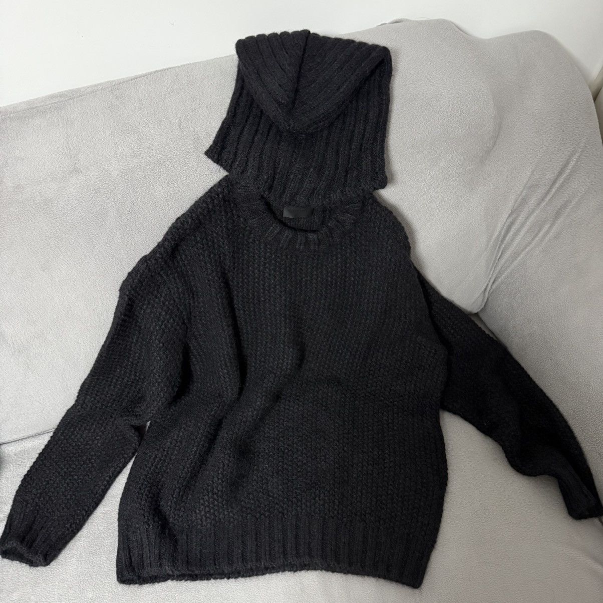 Givenchy Givenchy balaclava sweater by Matthew Williams Size US M / EU 48-50 / 2 - 2 Thumbnail
