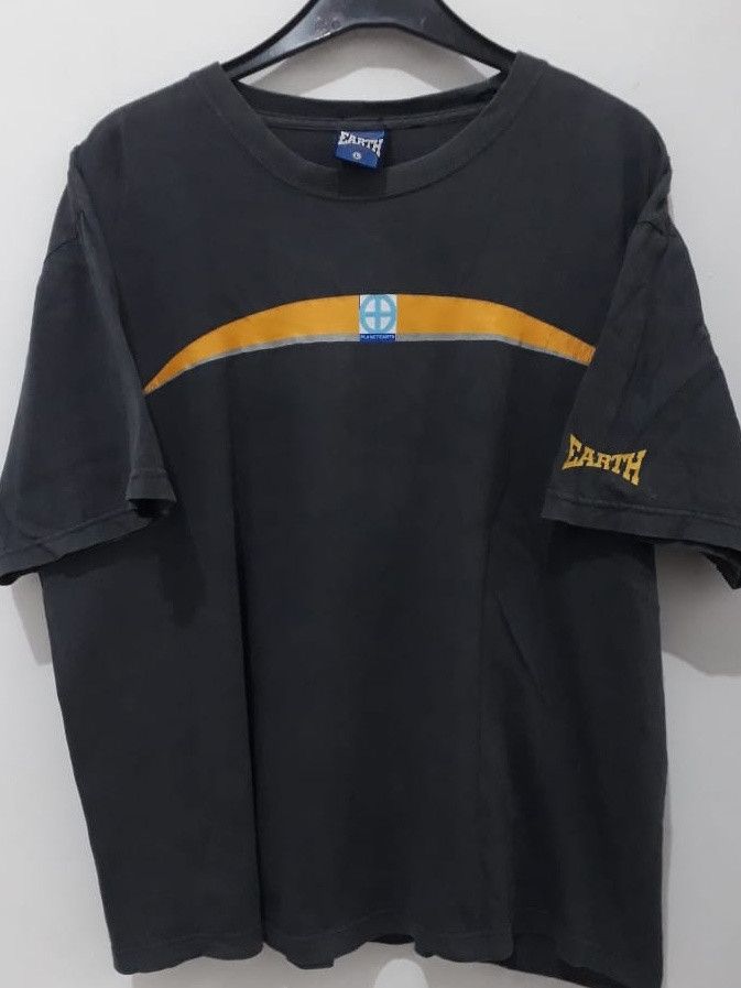 Vintage Vintage Planet Earth Skateboards t shirt made in USA L Size US L / EU 52-54 / 3 - 4 Thumbnail