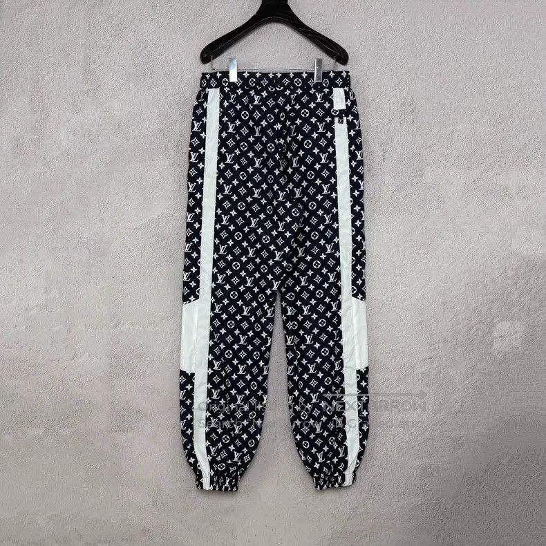 Louis Vuitton Louis Vuitton size US 50 Full-print floral corset sweatpant Size US 34 / EU 50 - 2 Thumbnail