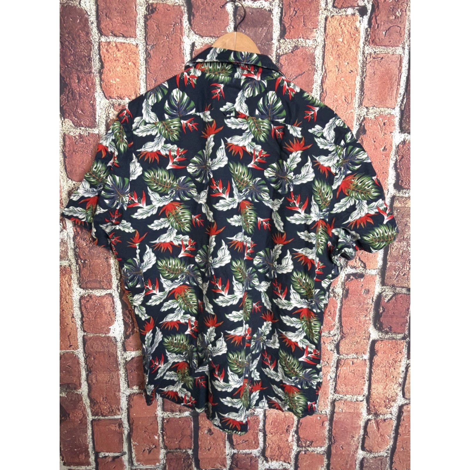 Banana Republic Banana Republic Shirt Mens XL Blue Leaf Print Linen Short Sleeve Button-Up Size US XL / EU 56 / 4 - 3 Thumbnail