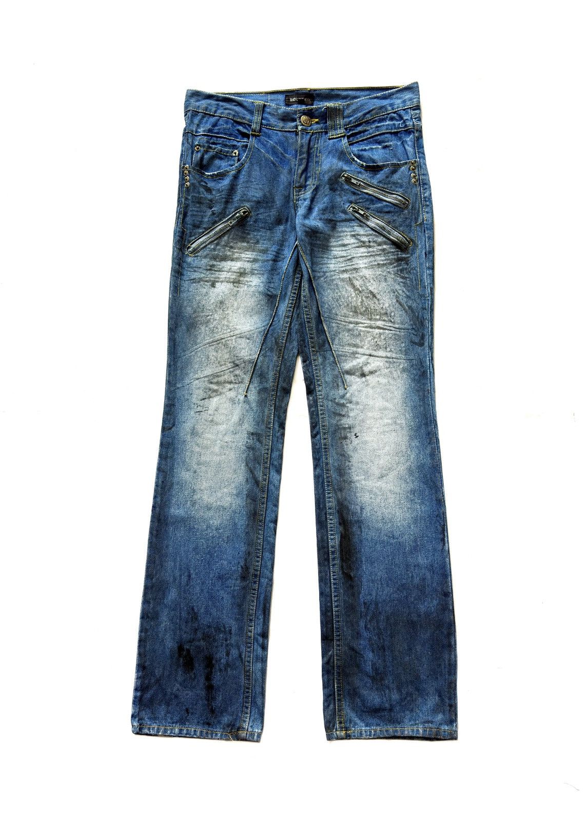 Lowbox Distressed Bleach Jeans