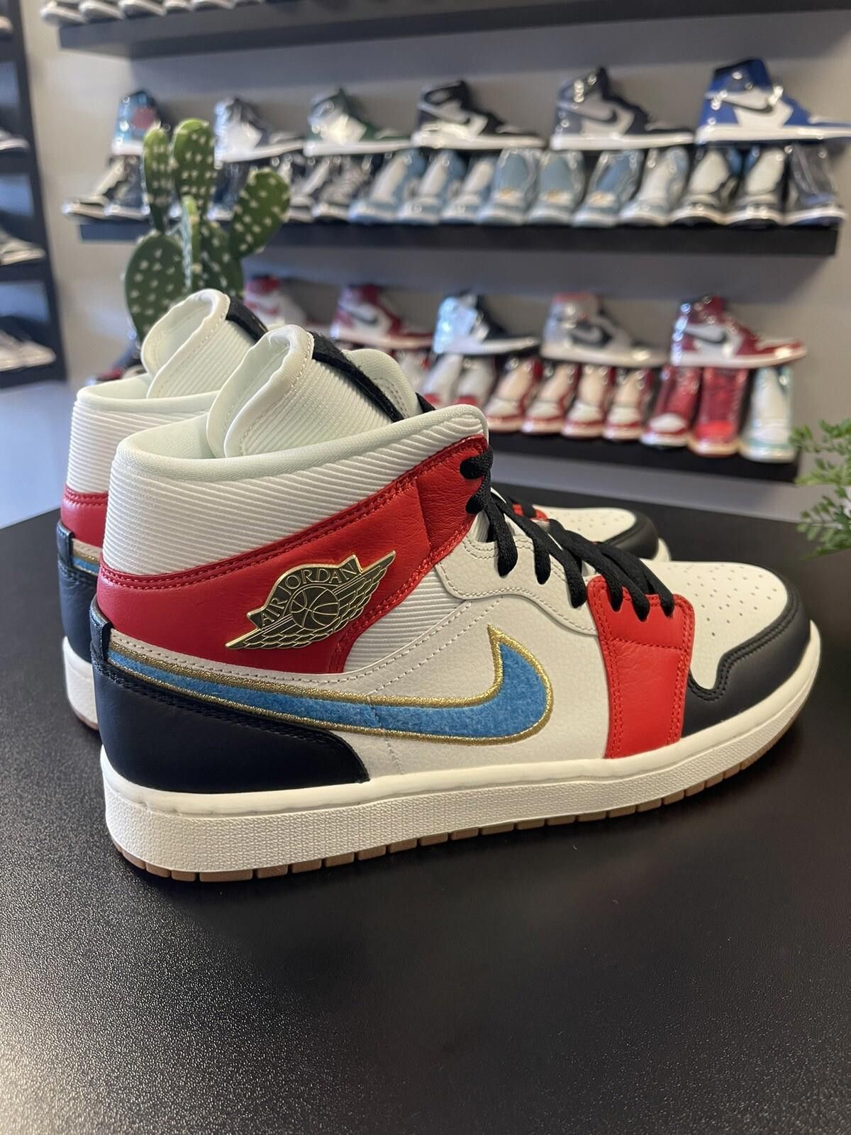 Jordan Brand Air Jordan 1 Mid Let Her Man Sail Red White Women's Size 12 Size US 12 / IT 42 - 4 Thumbnail