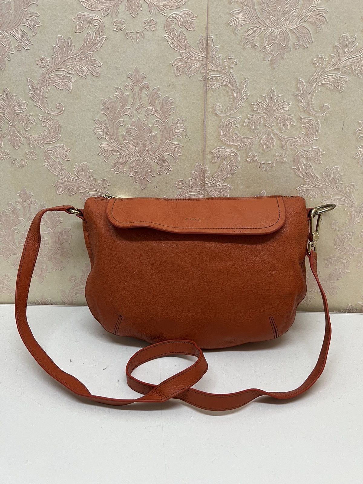 Furla × Genuine Leather Vintage Furla Sling Bag Size ONE SIZE - 2 Thumbnail