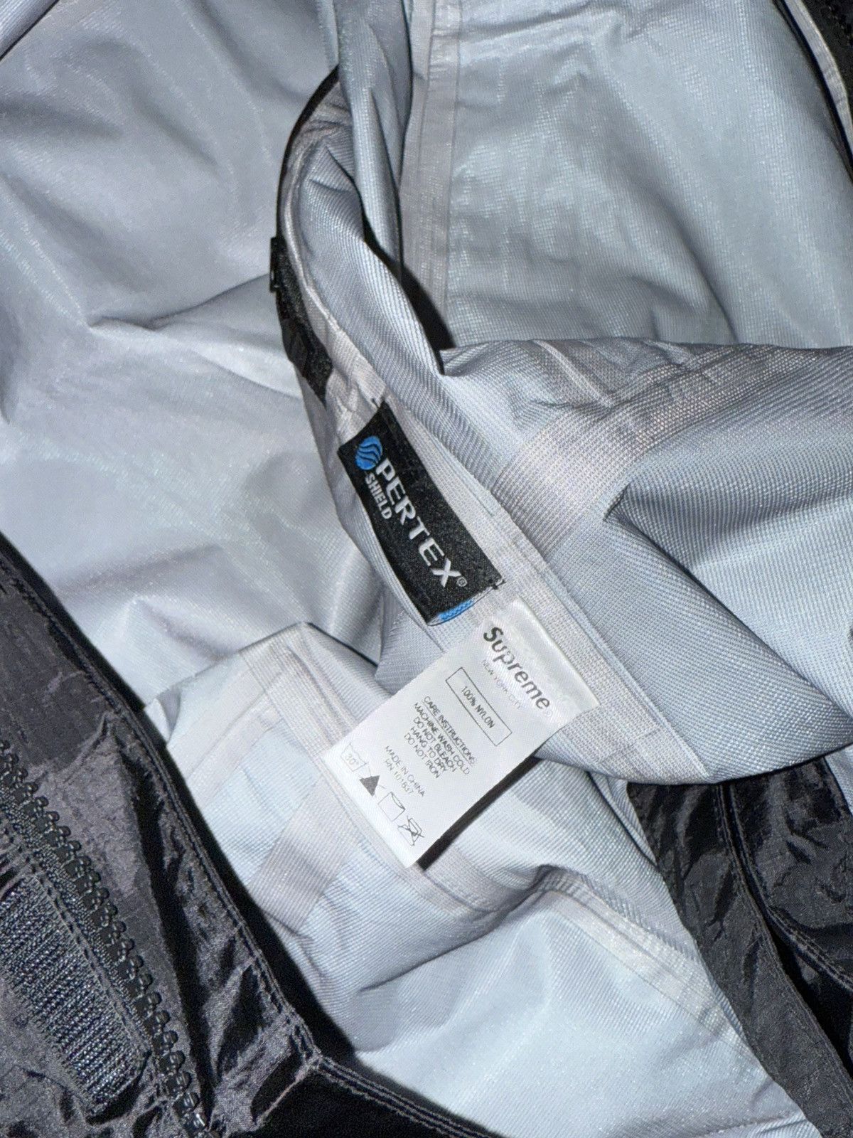Supreme Supreme tape logo jacket Size US M / EU 48-50 / 2 - 10 Thumbnail