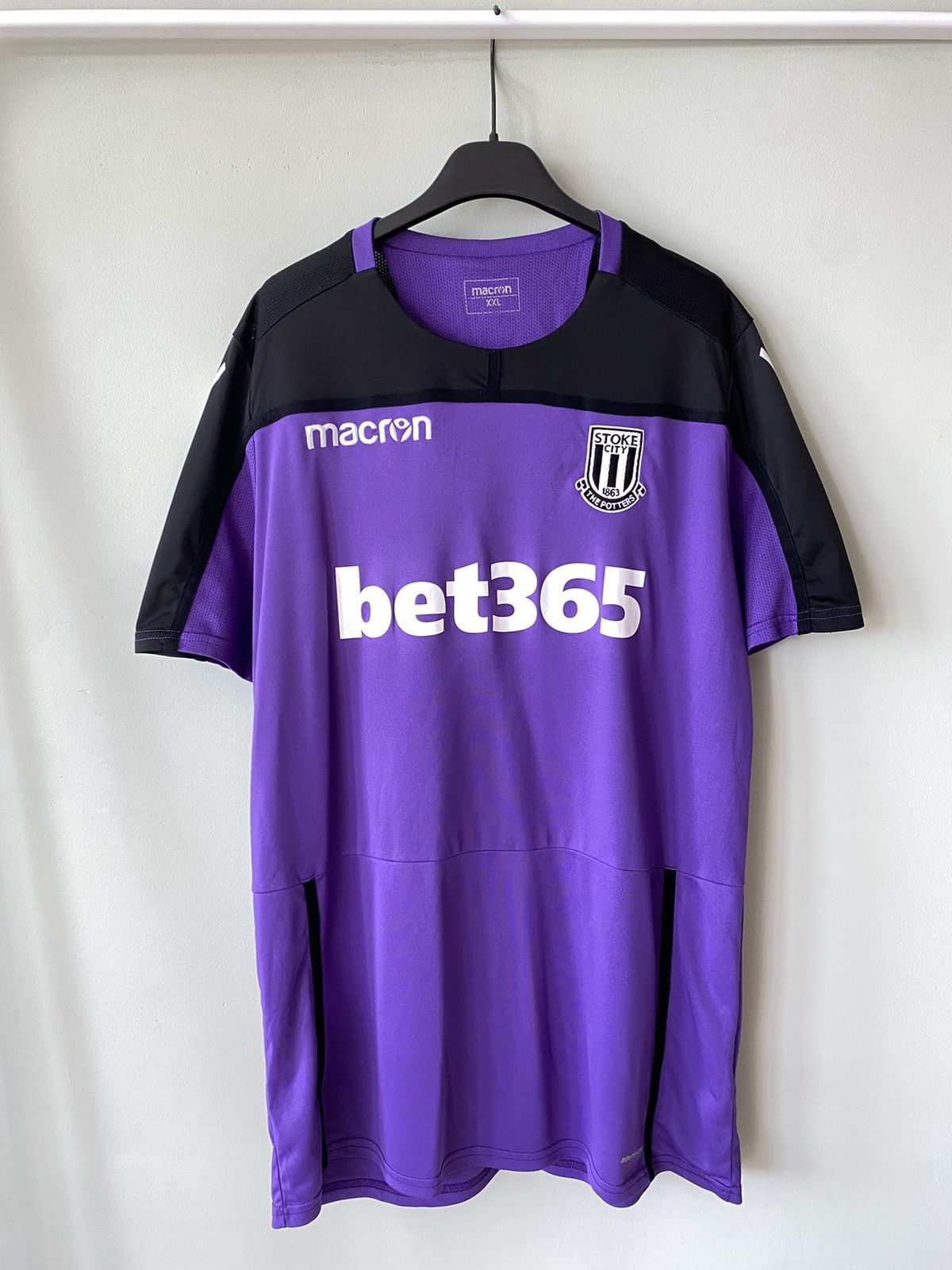 Macron Stoke City FC Macron football Soccer Jersey Size US XXL / EU 58 / 5 - 1 Thumbnail