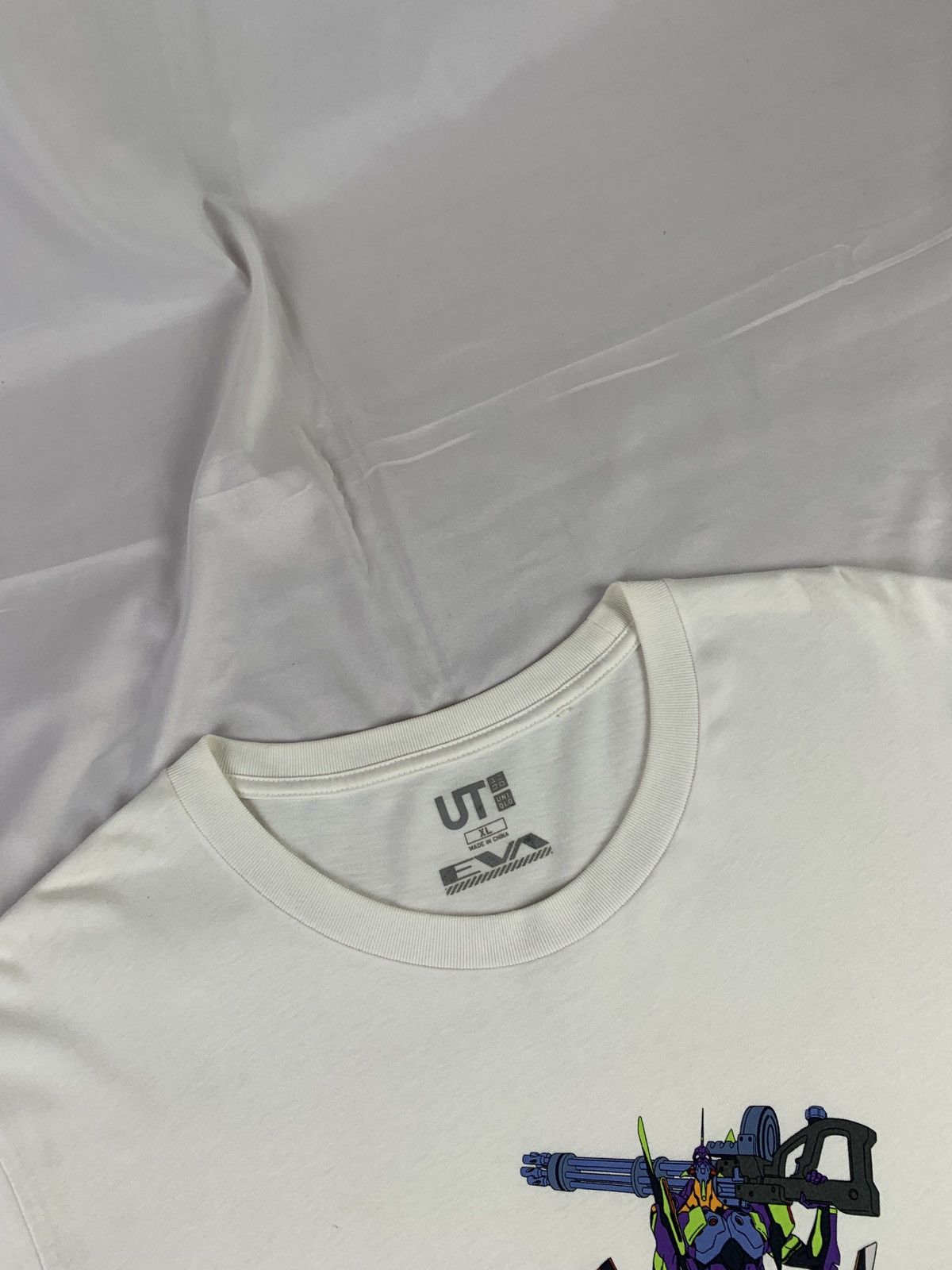 Anime Neon Genesis Evangelion x Uniqlo White 3 Robot Graphic Tee Size US XL / EU 56 / 4 - 4 Thumbnail