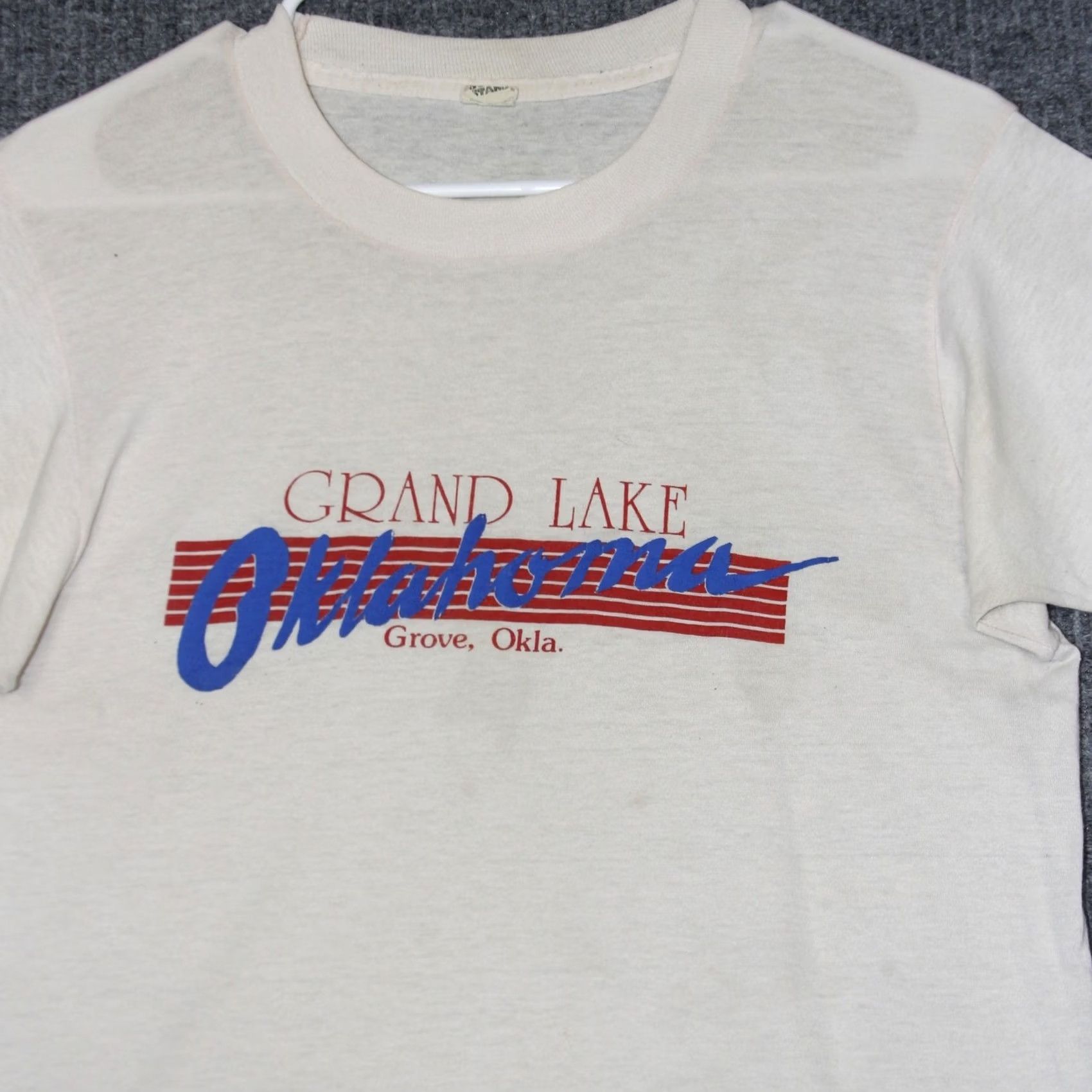 Vintage VINTAGE Screen Stars Grand Lake Oklahoma White T Shirt Mens M Graphic Tee Short Sleeve Crew Neck Size US M / EU 48-50 / 2 - 2 Thumbnail