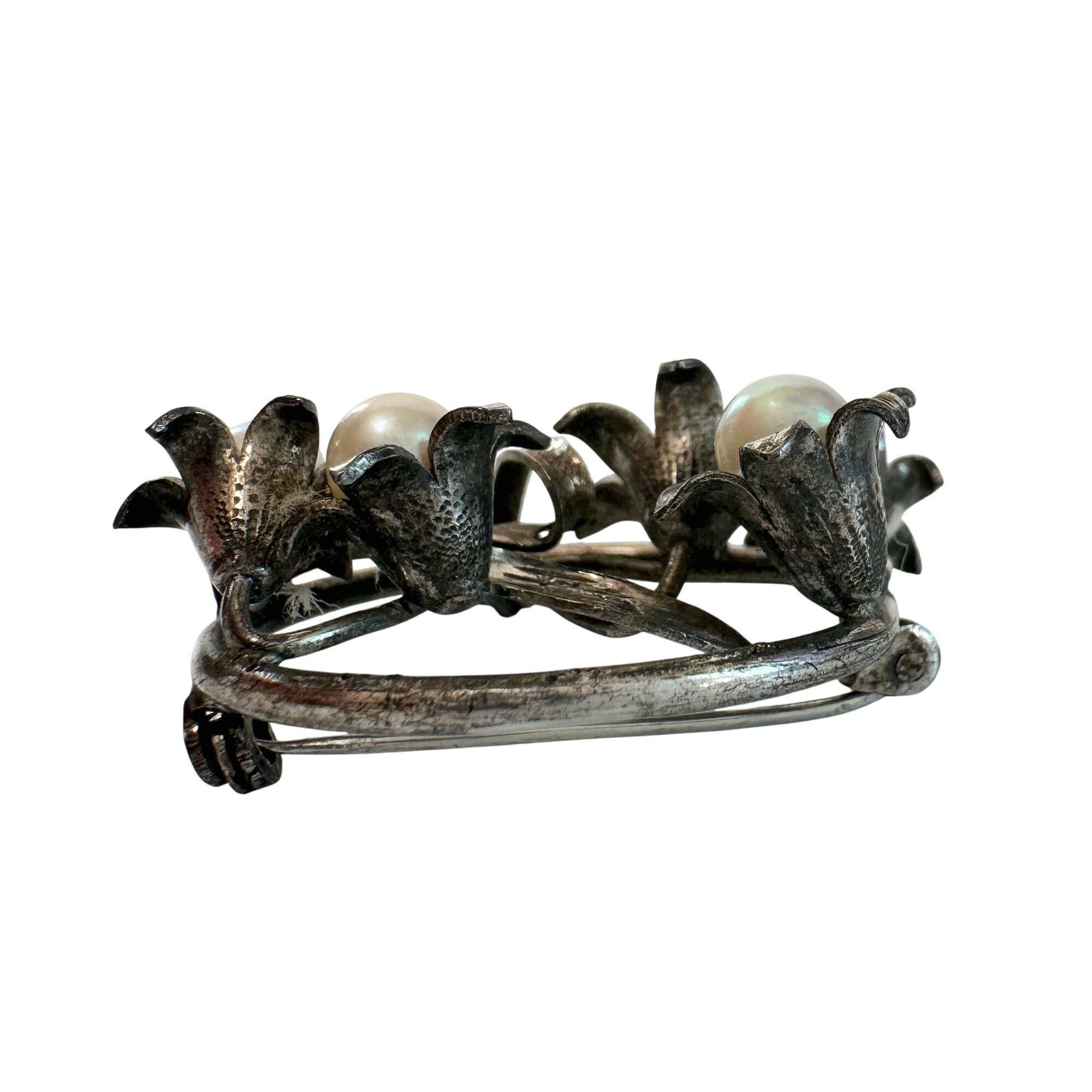 Other Vintage Round Silver Tone Brooch with Faux Pearls and Flower Size ONE SIZE - 5 Thumbnail