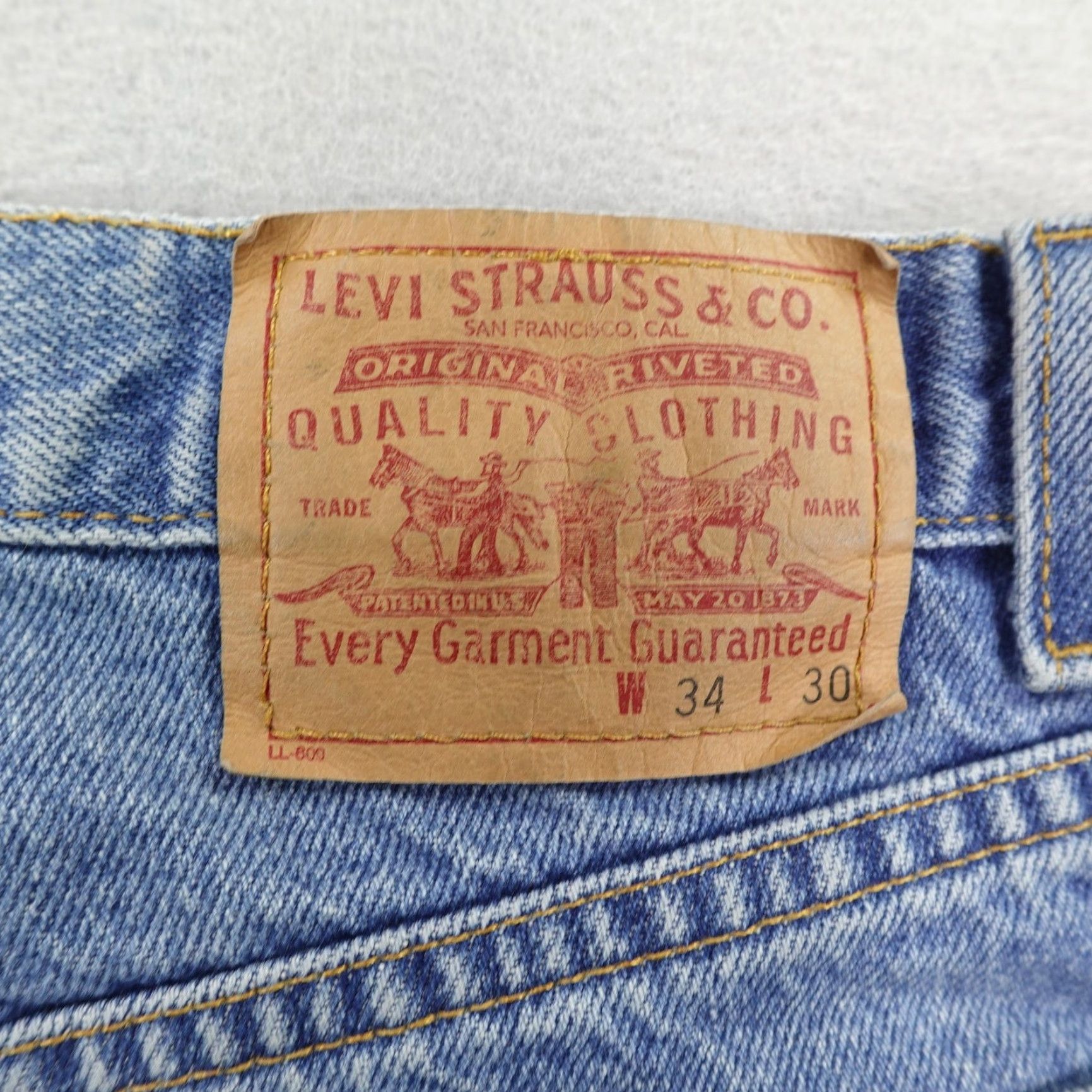 Levi's VINTAGE Levi's Jeans Mens 34x30 Blue Denim 560 Relaxed Straight Baggy Y2K Jeans Mens Size US 34 / EU 50 - 7 Thumbnail