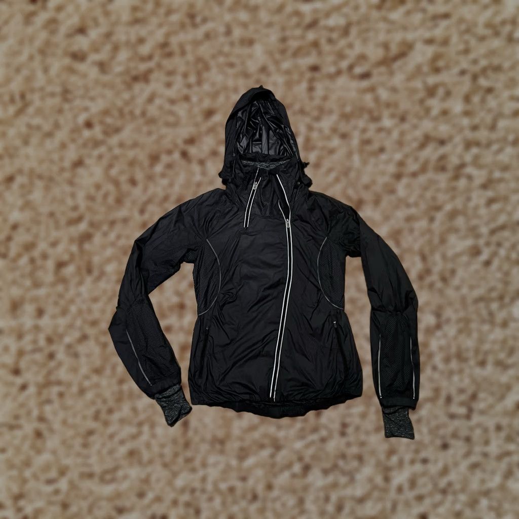 Lululemon Lululemon Pack It Up Jacket Women's 6 Black Reflective Stripe Hooded Athletic Size M / US 6-8 / IT 42-44 - 1 Thumbnail