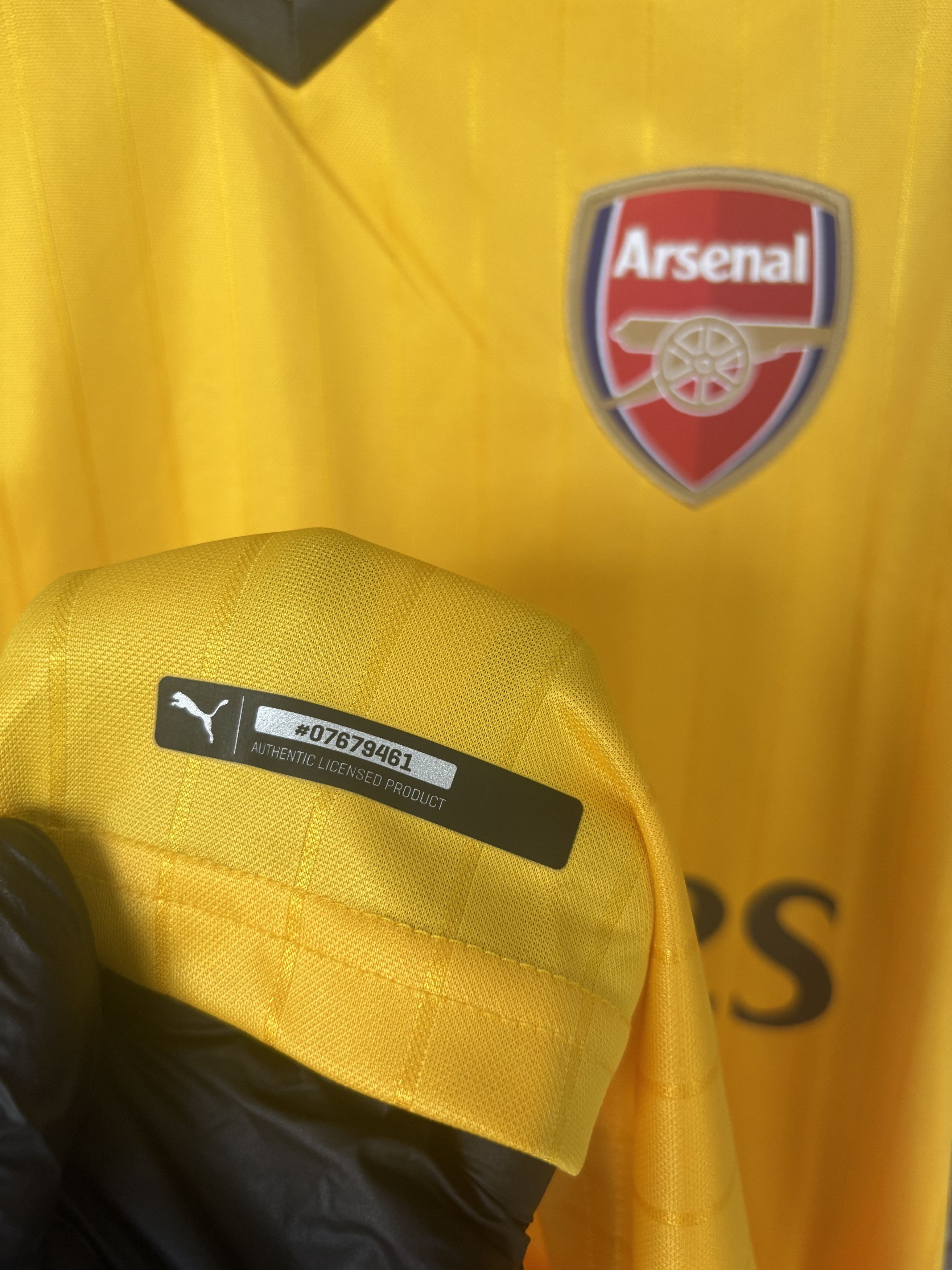 Puma Puma Arsenal FC 2016/17 Away Kit | Authentic | M Size Size US M / EU 48-50 / 2 - 3 Thumbnail