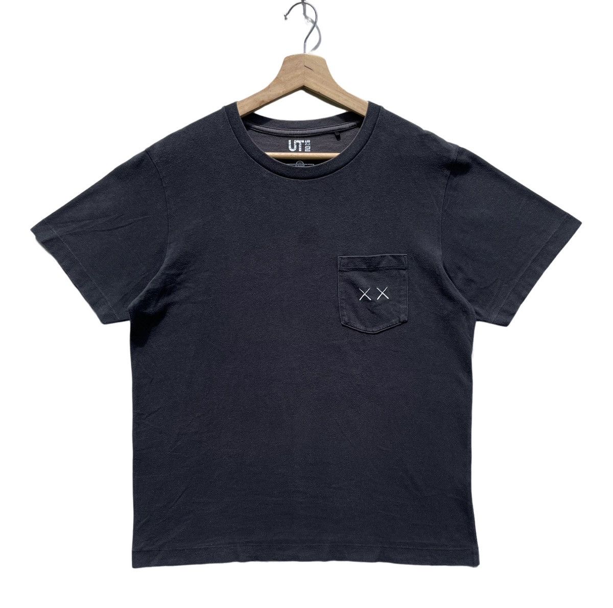 Kaws RARE🔥 Kaws Sesame Street Size US M / EU 48-50 / 2 - 2 Thumbnail