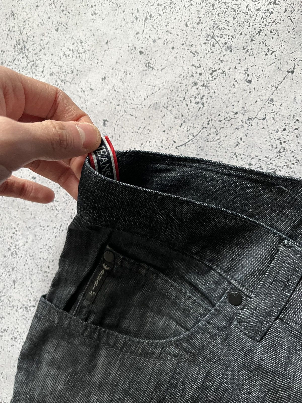 Giorgio Armani Vintage Black Giorgio Armani Metal Logo Denim Jeans Y2K USA Size US 38 / EU 54 - 12 Thumbnail